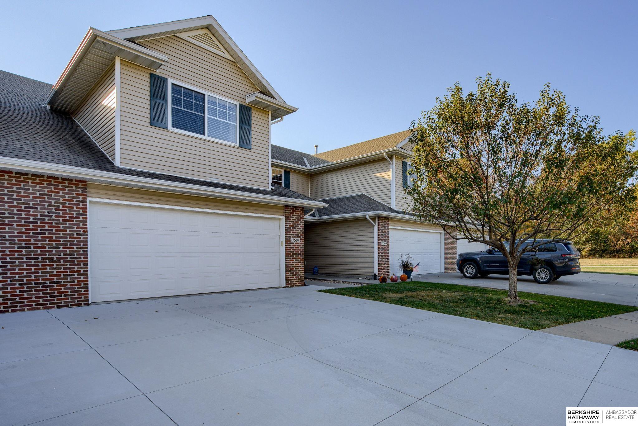 Omaha, Nebraska 68022, United States, 3 Bedrooms Bedrooms, ,3 BathroomsBathrooms,Residential,Pending,15120