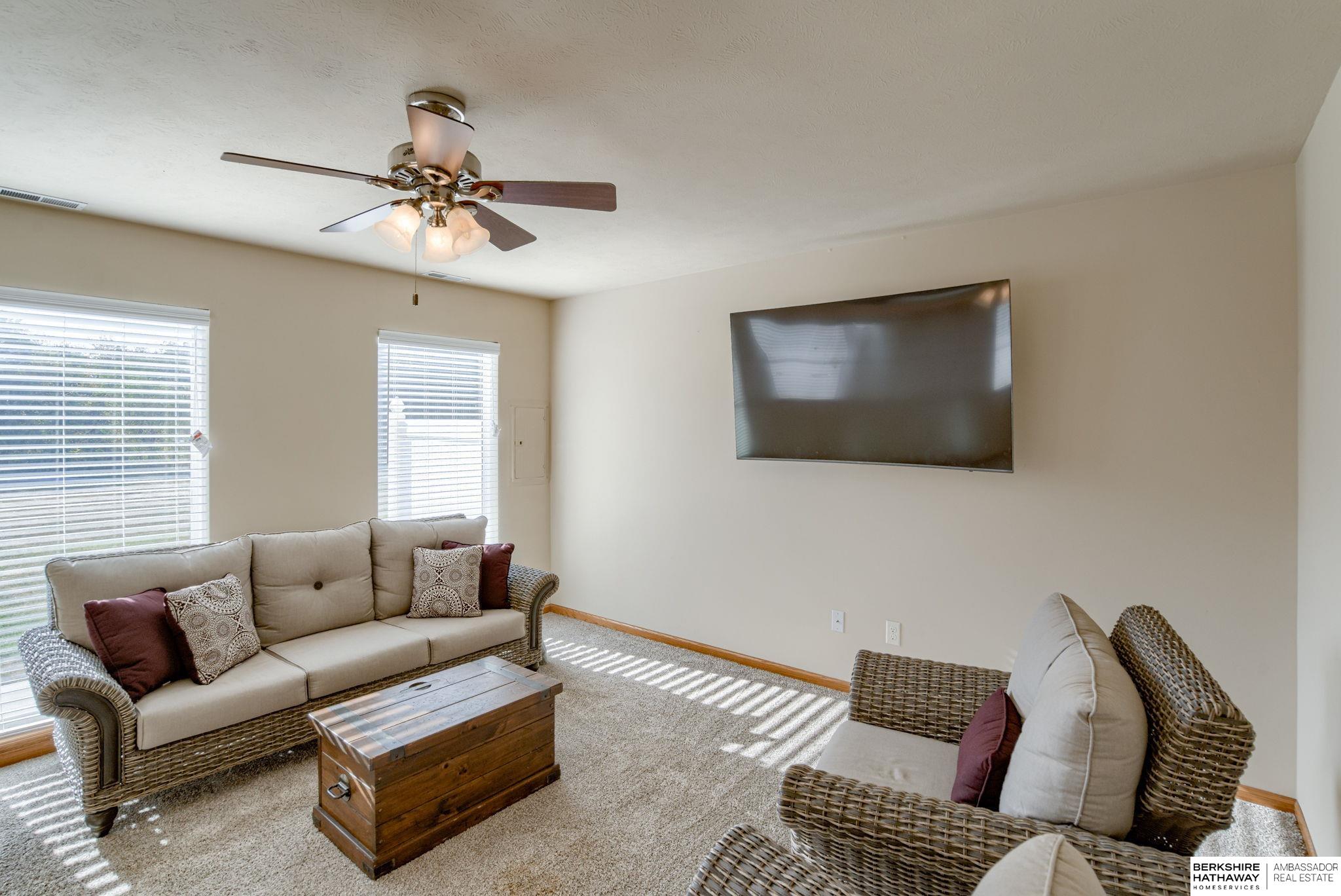 Omaha, Nebraska 68022, United States, 3 Bedrooms Bedrooms, ,3 BathroomsBathrooms,Residential,Pending,15120