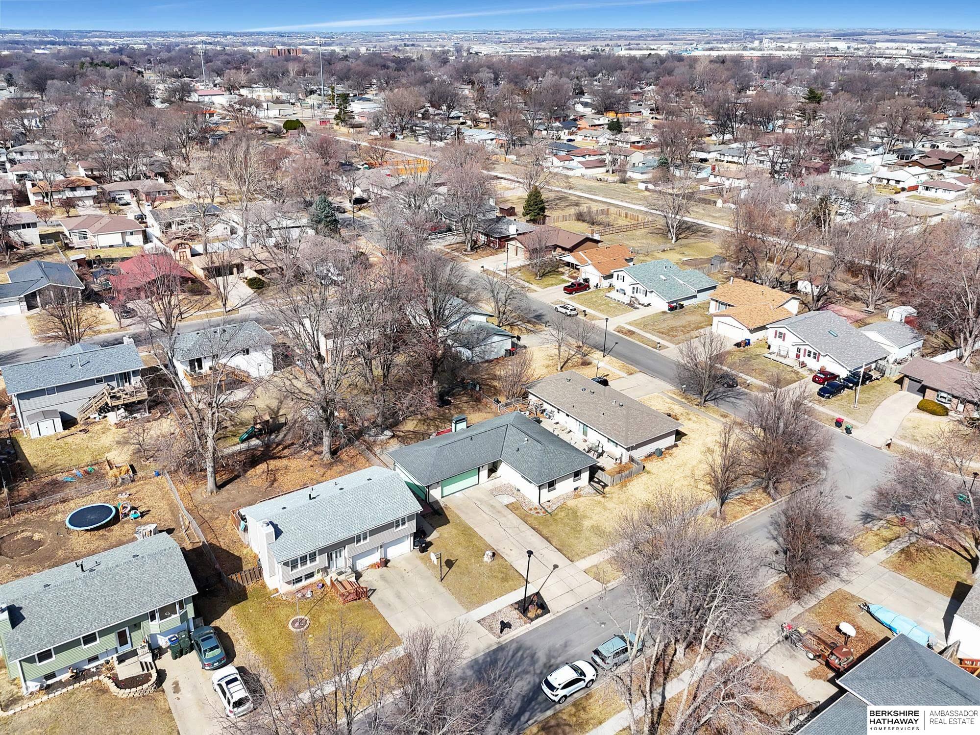 Lincoln, Nebraska 68507, United States, 3 Bedrooms Bedrooms, ,3 BathroomsBathrooms,Residential,Pending,88279