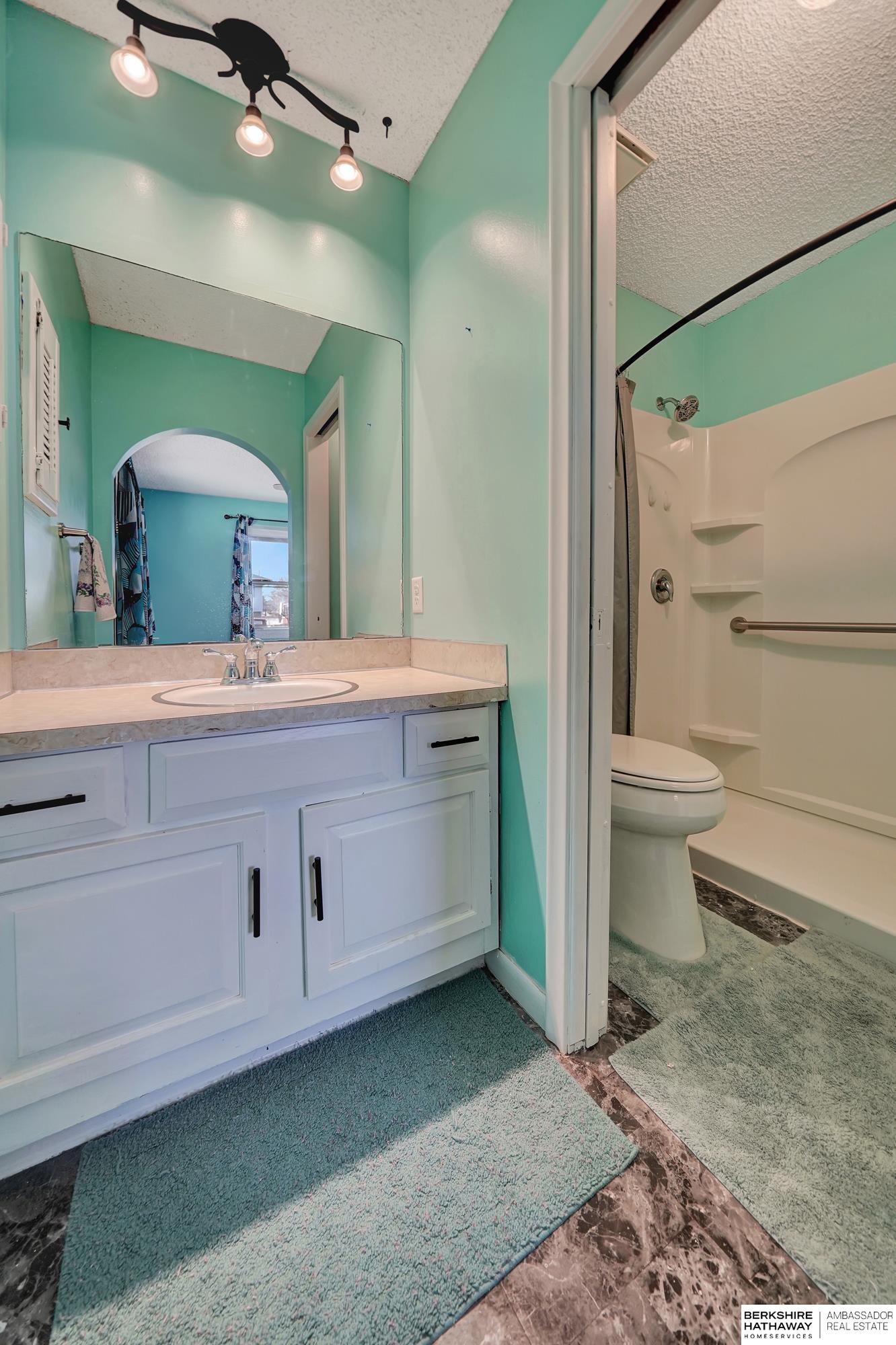 Lincoln, Nebraska 68507, United States, 3 Bedrooms Bedrooms, ,3 BathroomsBathrooms,Residential,Pending,88279