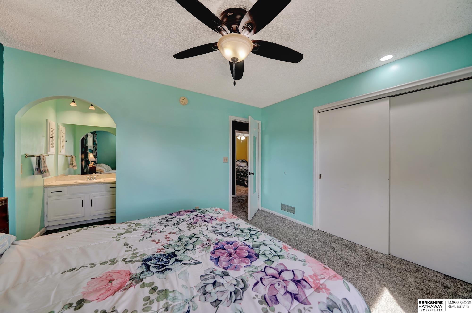 Lincoln, Nebraska 68507, United States, 3 Bedrooms Bedrooms, ,3 BathroomsBathrooms,Residential,Pending,88279