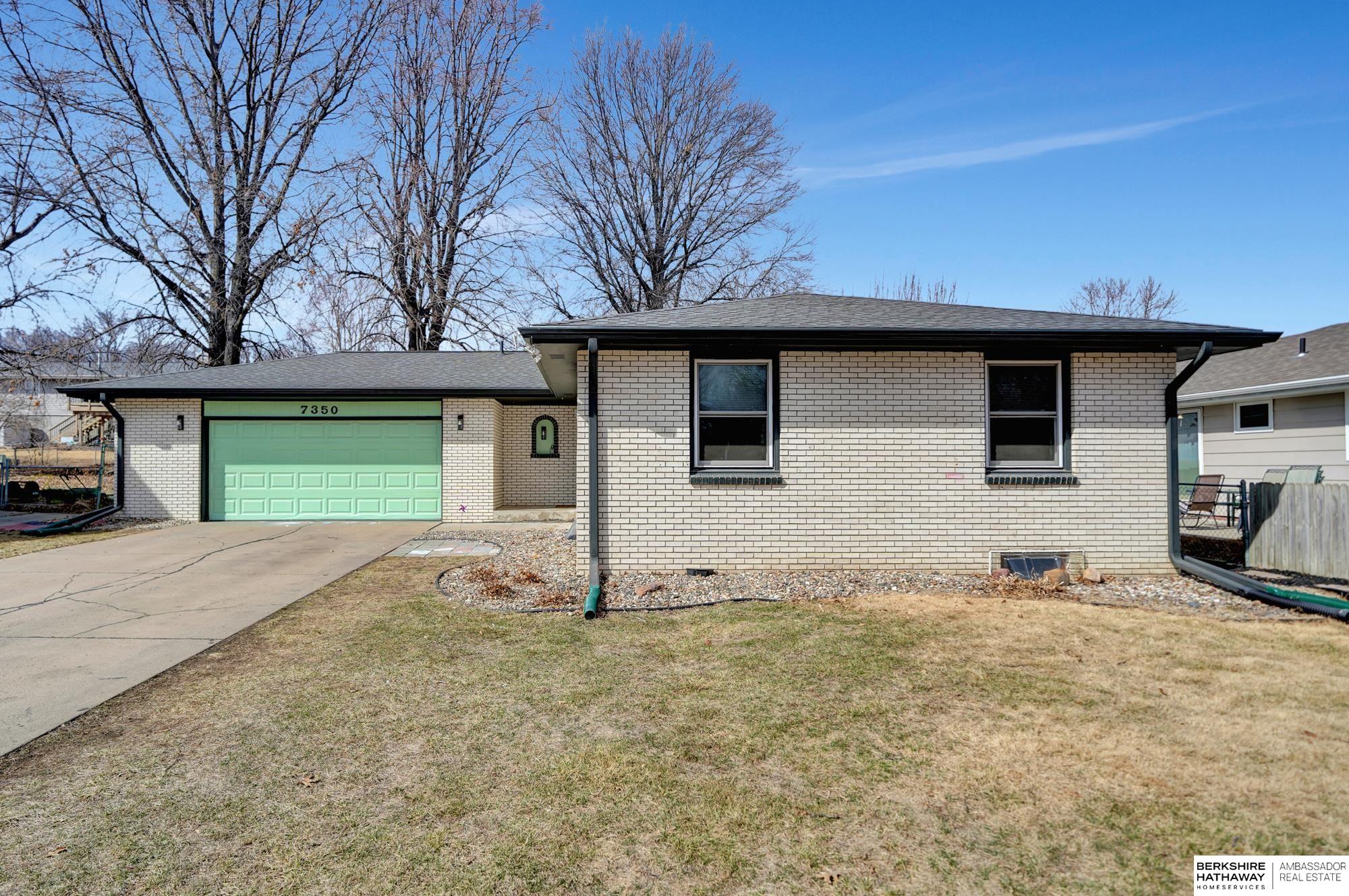 Lincoln, Nebraska 68507, United States, 3 Bedrooms Bedrooms, ,3 BathroomsBathrooms,Residential,Pending,88279