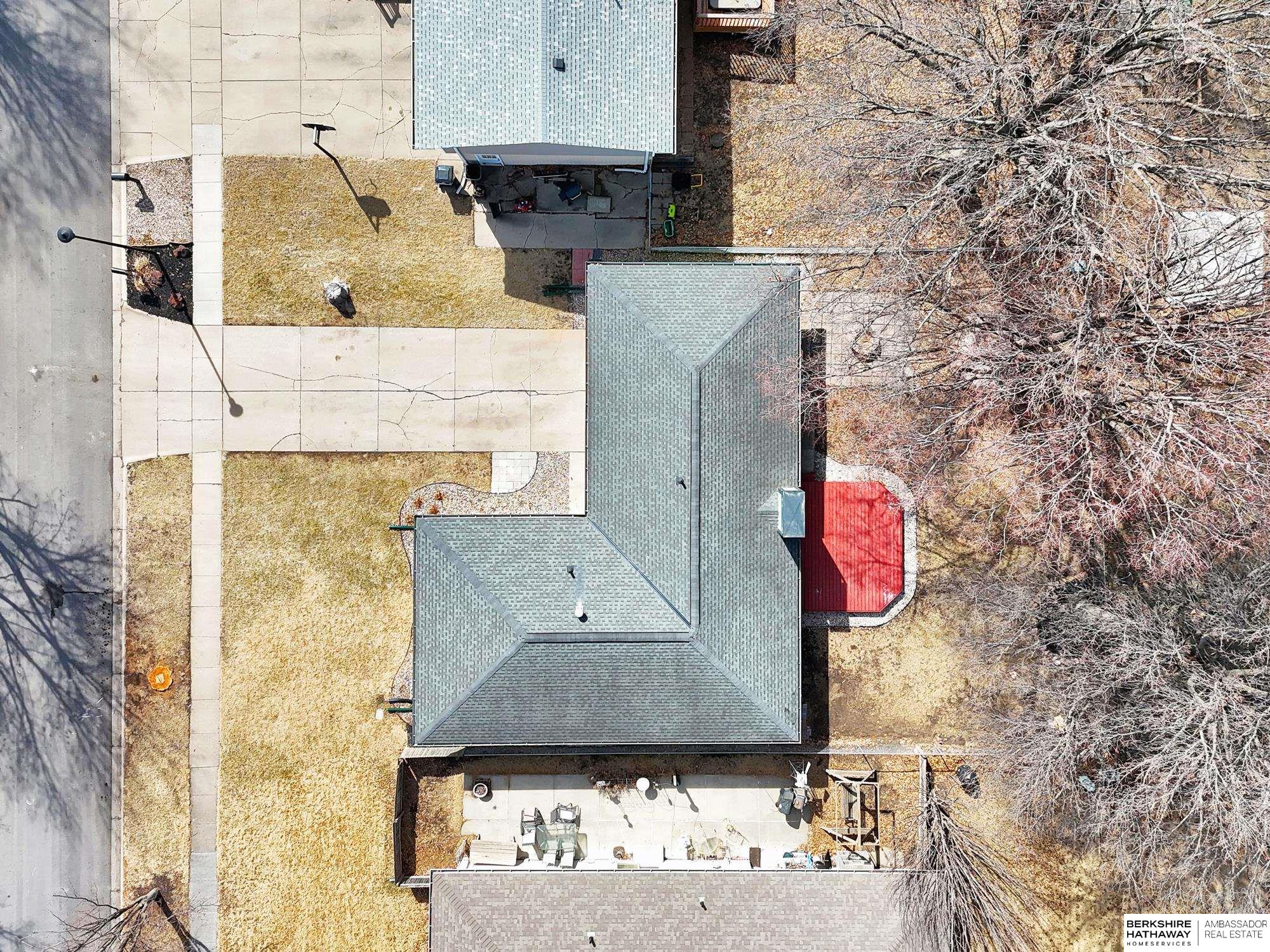 Lincoln, Nebraska 68507, United States, 3 Bedrooms Bedrooms, ,3 BathroomsBathrooms,Residential,Pending,88279