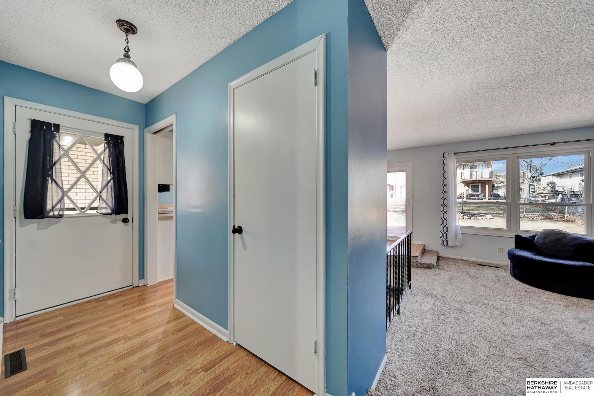 Lincoln, Nebraska 68507, United States, 3 Bedrooms Bedrooms, ,3 BathroomsBathrooms,Residential,Pending,88279