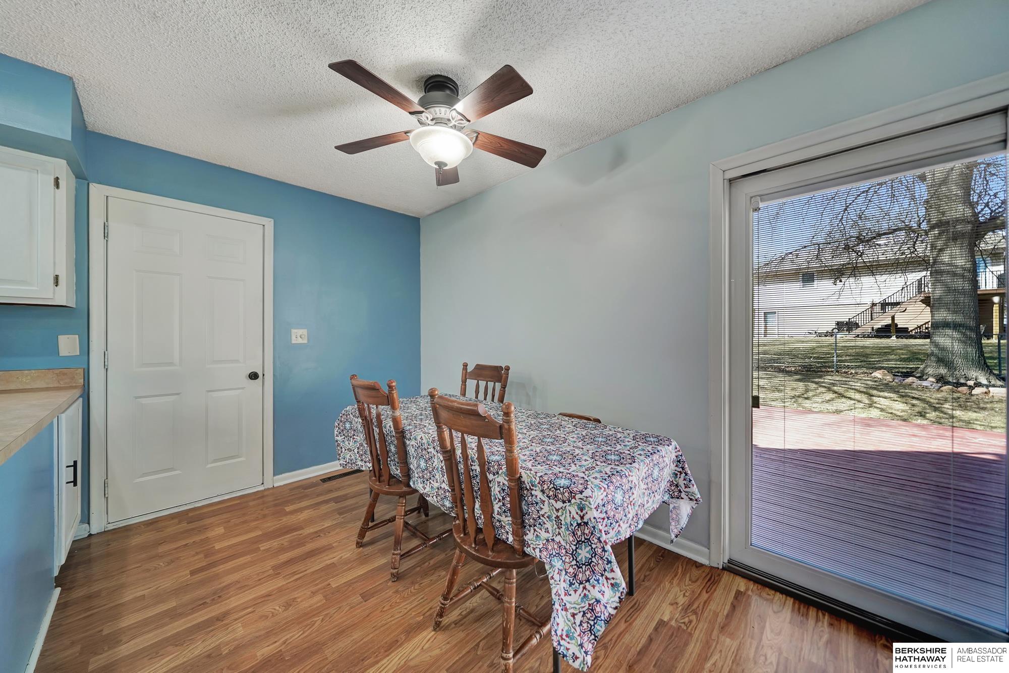 Lincoln, Nebraska 68507, United States, 3 Bedrooms Bedrooms, ,3 BathroomsBathrooms,Residential,Pending,88279