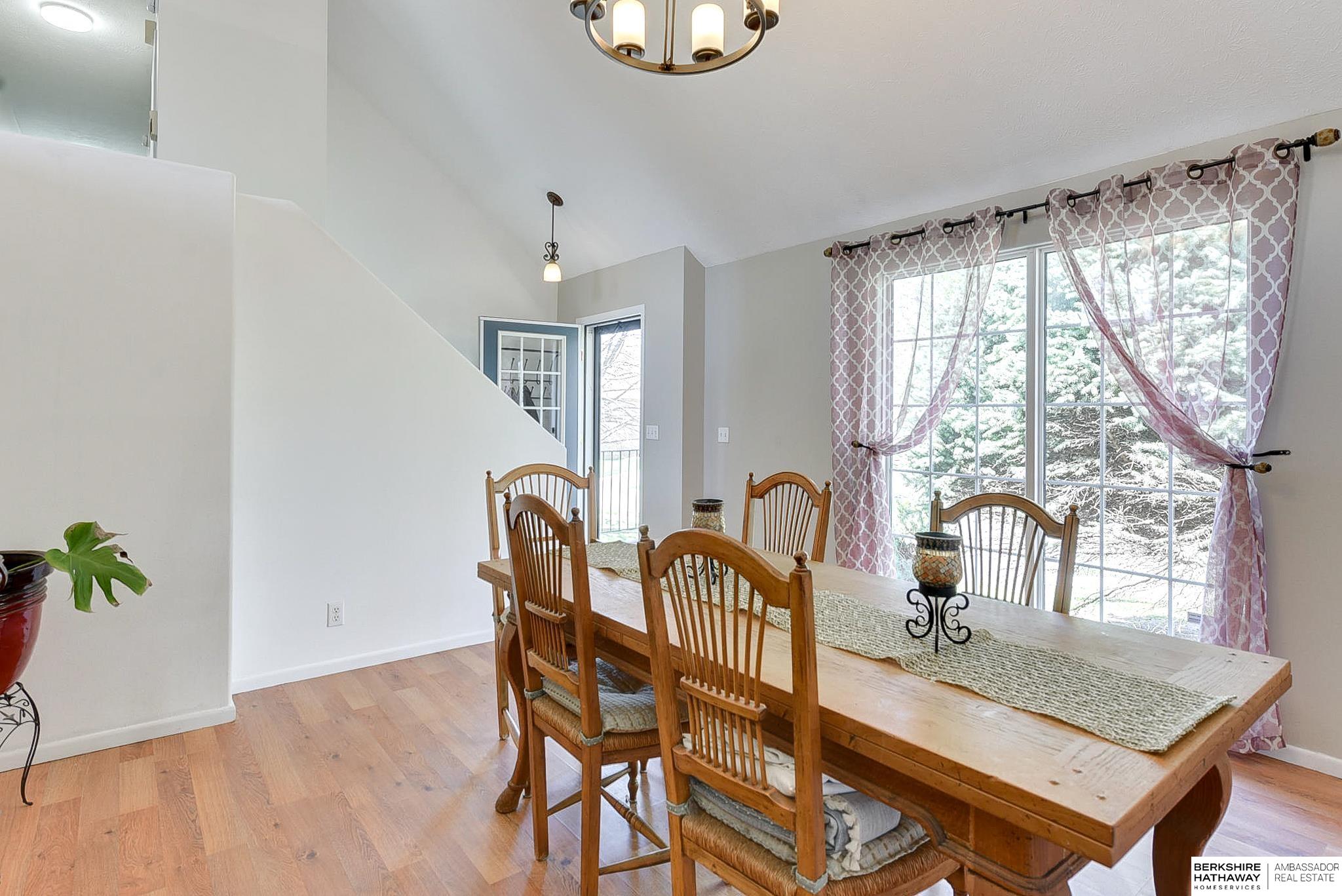 Omaha, Nebraska 68116, United States, 3 Bedrooms Bedrooms, ,2 BathroomsBathrooms,Residential,Pending,108181