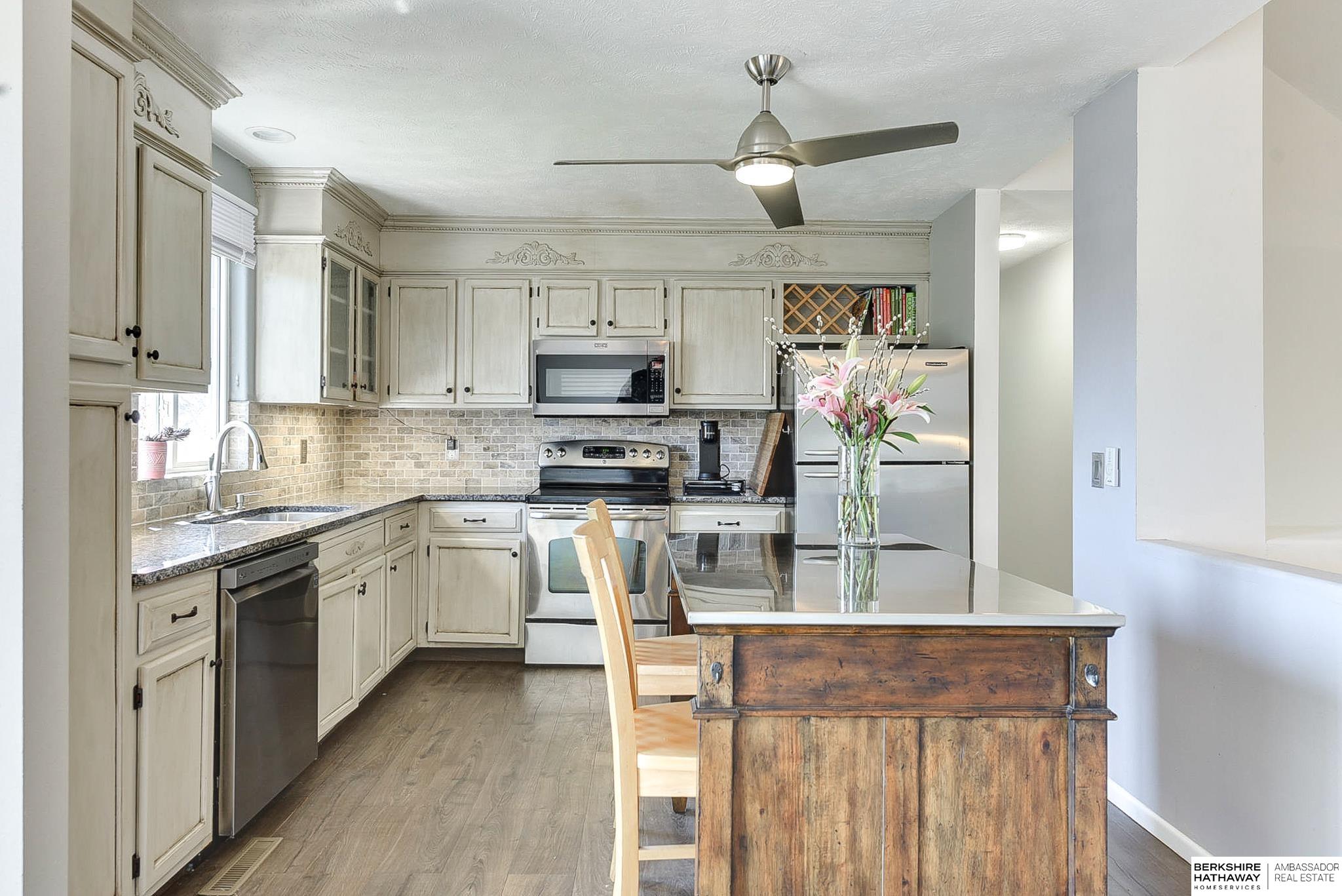 Omaha, Nebraska 68116, United States, 3 Bedrooms Bedrooms, ,2 BathroomsBathrooms,Residential,Pending,108181