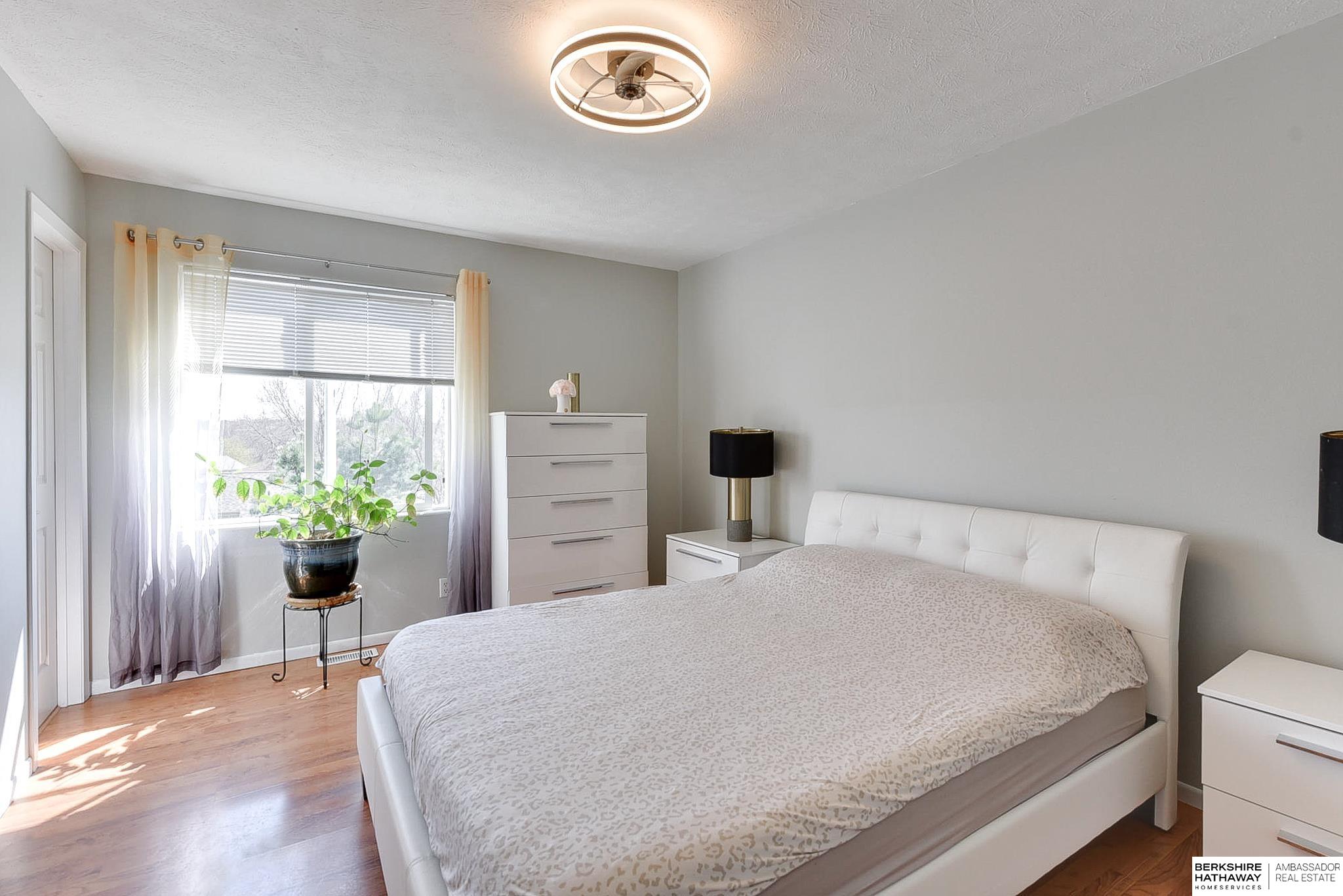 Omaha, Nebraska 68116, United States, 3 Bedrooms Bedrooms, ,2 BathroomsBathrooms,Residential,Pending,108181