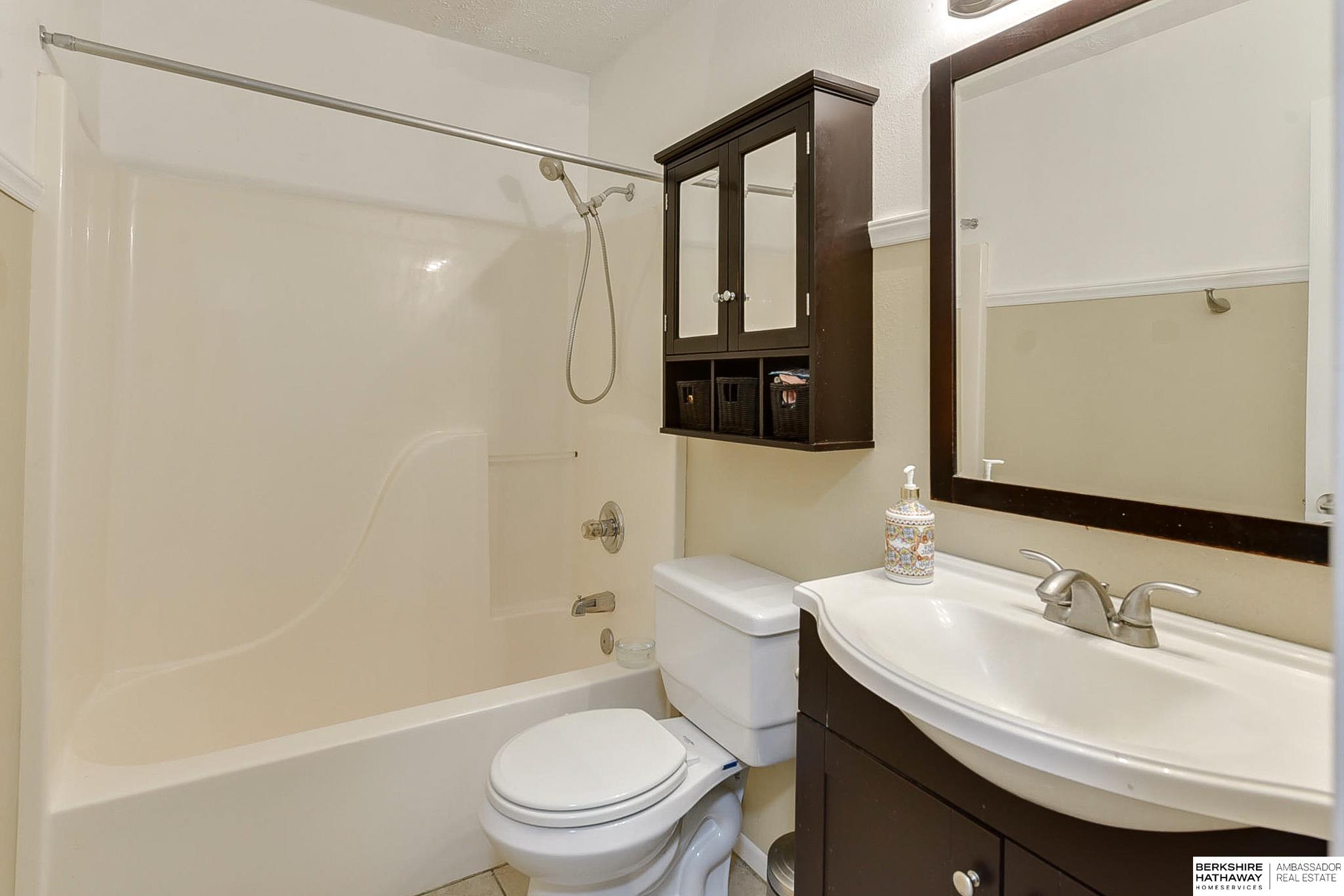 Omaha, Nebraska 68116, United States, 3 Bedrooms Bedrooms, ,2 BathroomsBathrooms,Residential,Pending,108181