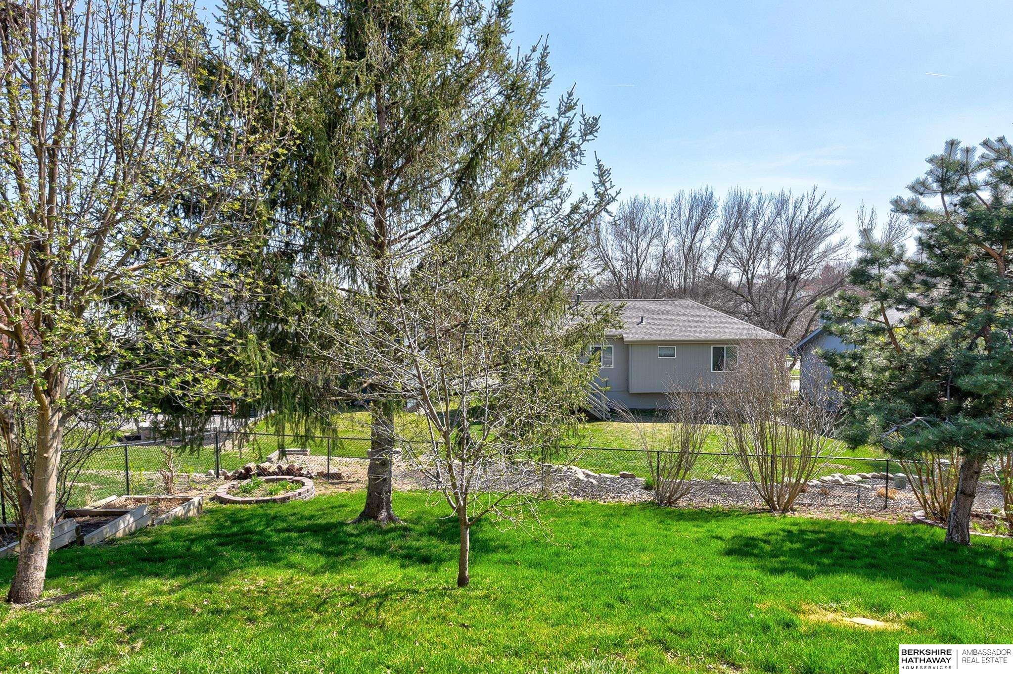 Omaha, Nebraska 68116, United States, 3 Bedrooms Bedrooms, ,2 BathroomsBathrooms,Residential,Pending,108181