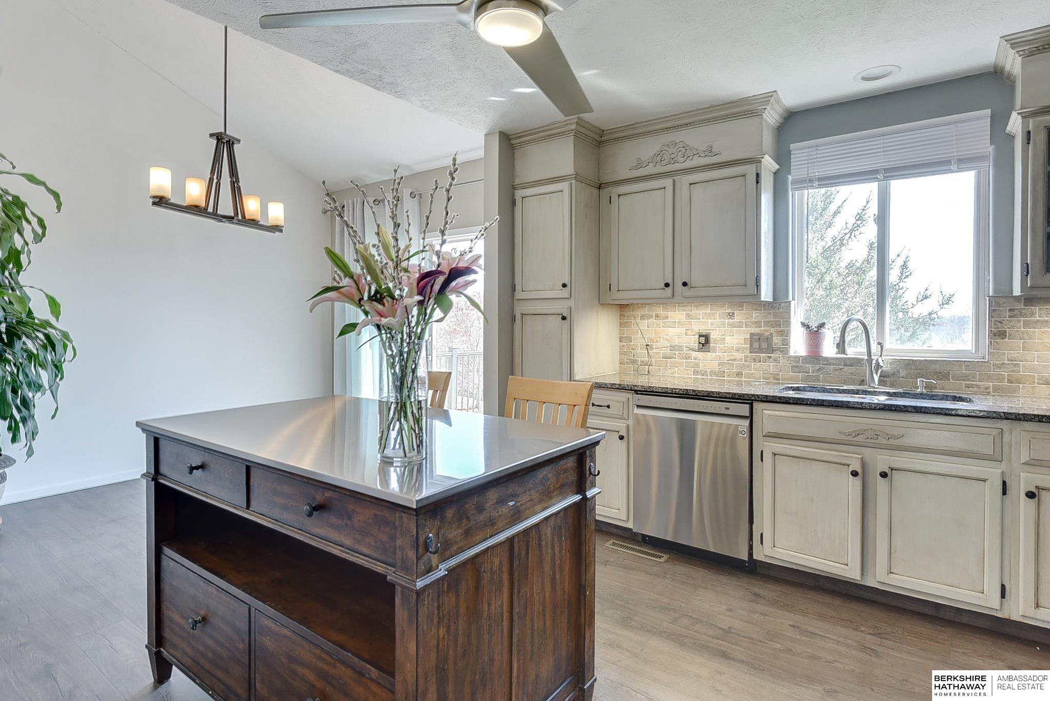 Omaha, Nebraska 68116, United States, 3 Bedrooms Bedrooms, ,2 BathroomsBathrooms,Residential,Pending,108181