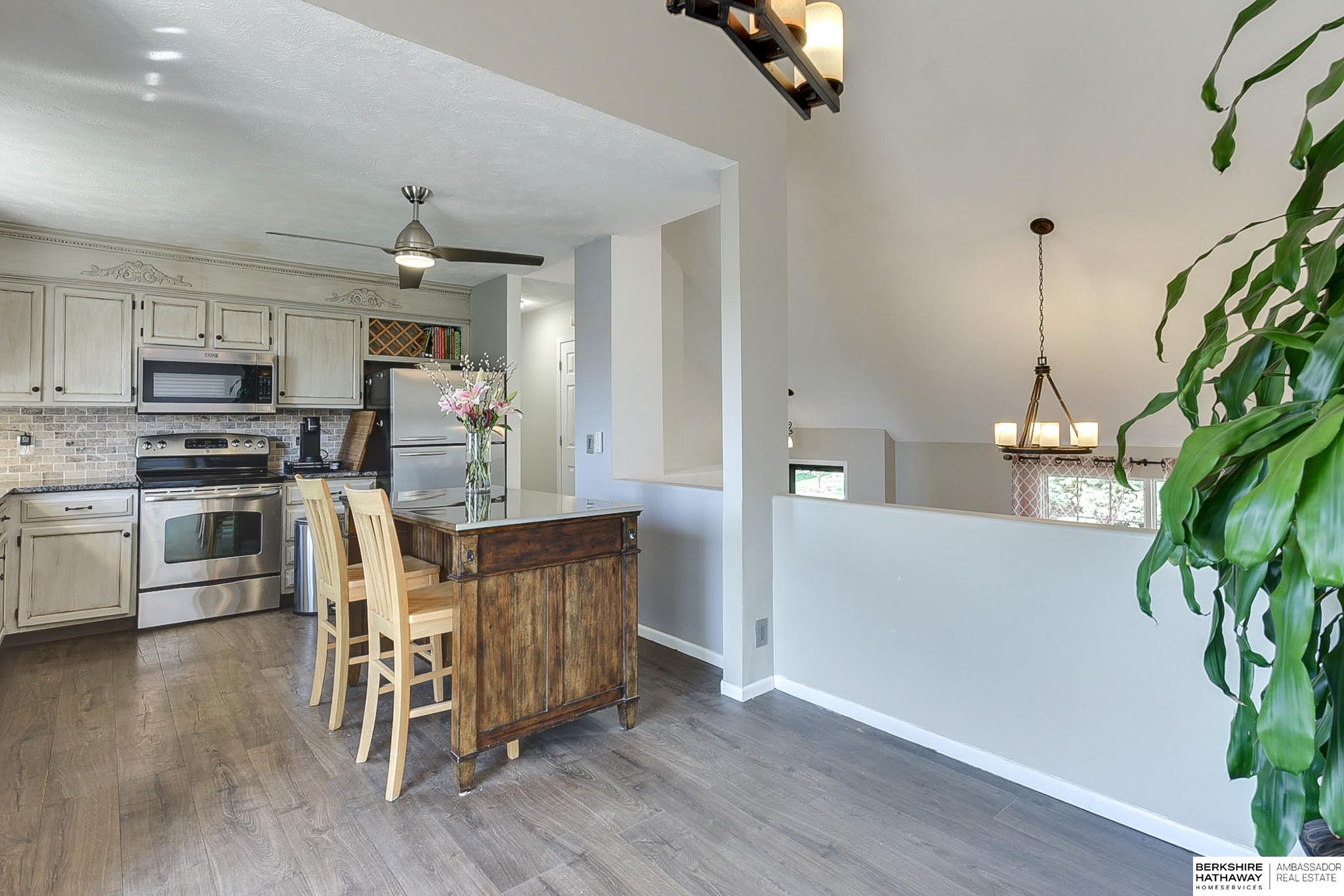 Omaha, Nebraska 68116, United States, 3 Bedrooms Bedrooms, ,2 BathroomsBathrooms,Residential,Pending,108181