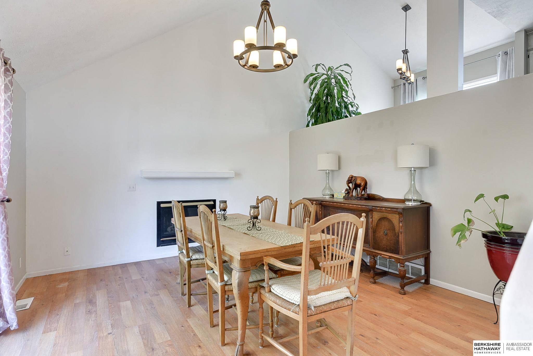 Omaha, Nebraska 68116, United States, 3 Bedrooms Bedrooms, ,2 BathroomsBathrooms,Residential,Pending,108181