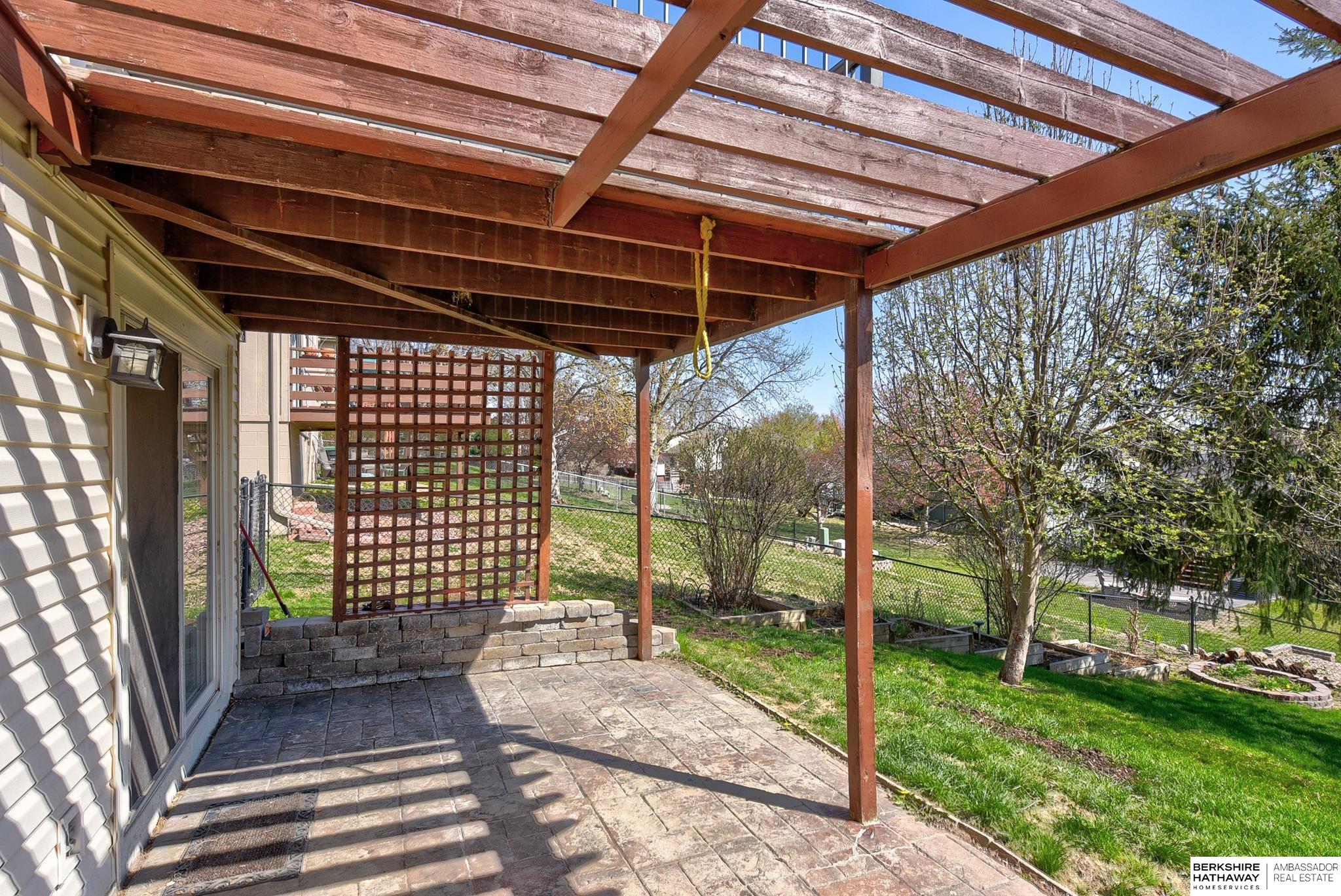 Omaha, Nebraska 68116, United States, 3 Bedrooms Bedrooms, ,2 BathroomsBathrooms,Residential,Pending,108181