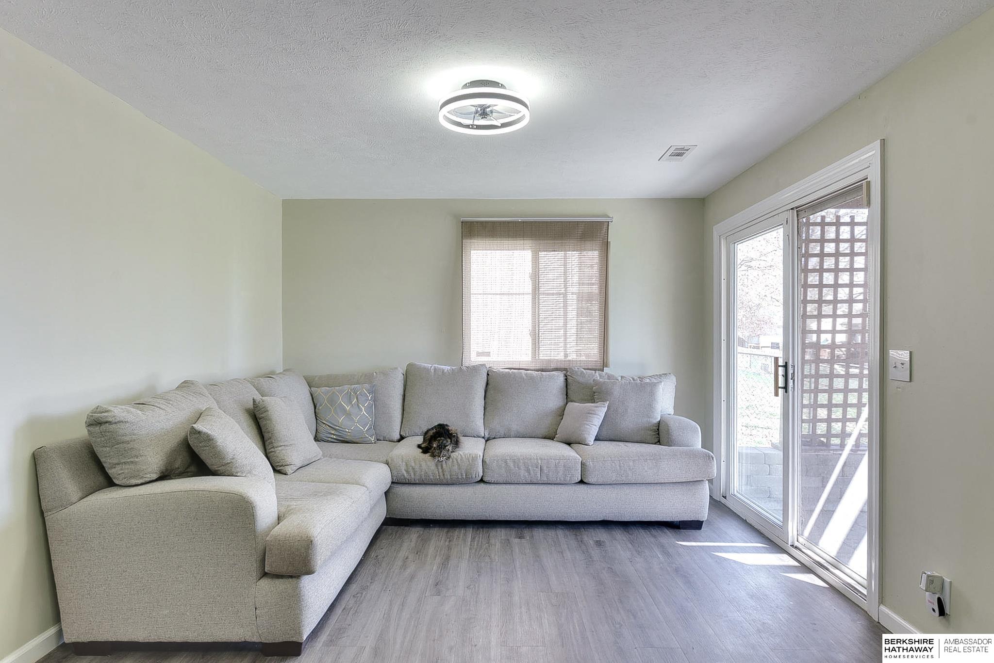 Omaha, Nebraska 68116, United States, 3 Bedrooms Bedrooms, ,2 BathroomsBathrooms,Residential,Pending,108181