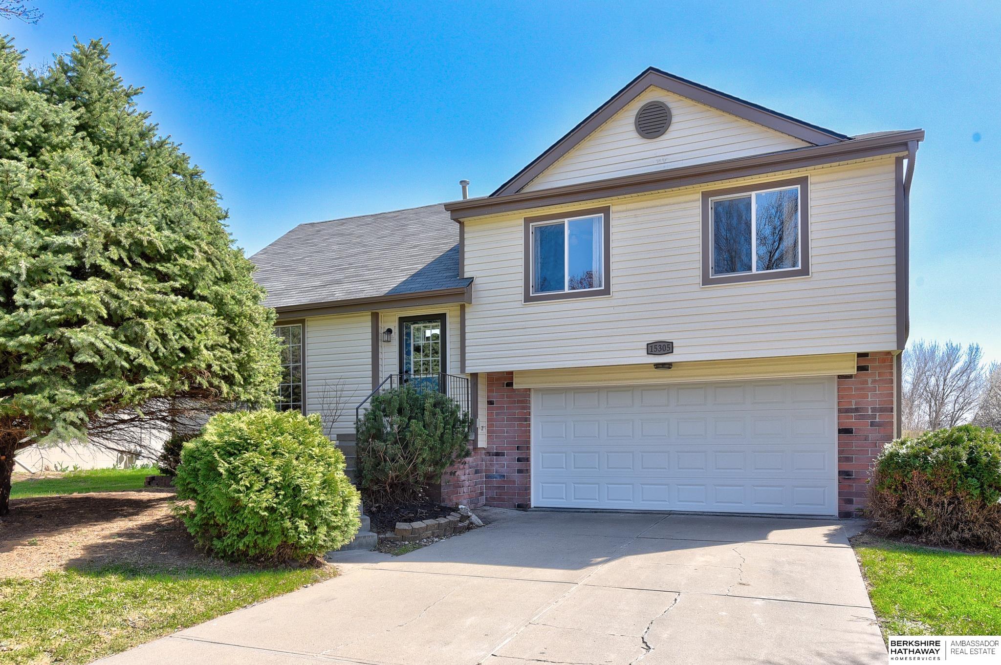 Omaha, Nebraska 68116, United States, 3 Bedrooms Bedrooms, ,2 BathroomsBathrooms,Residential,Pending,108181