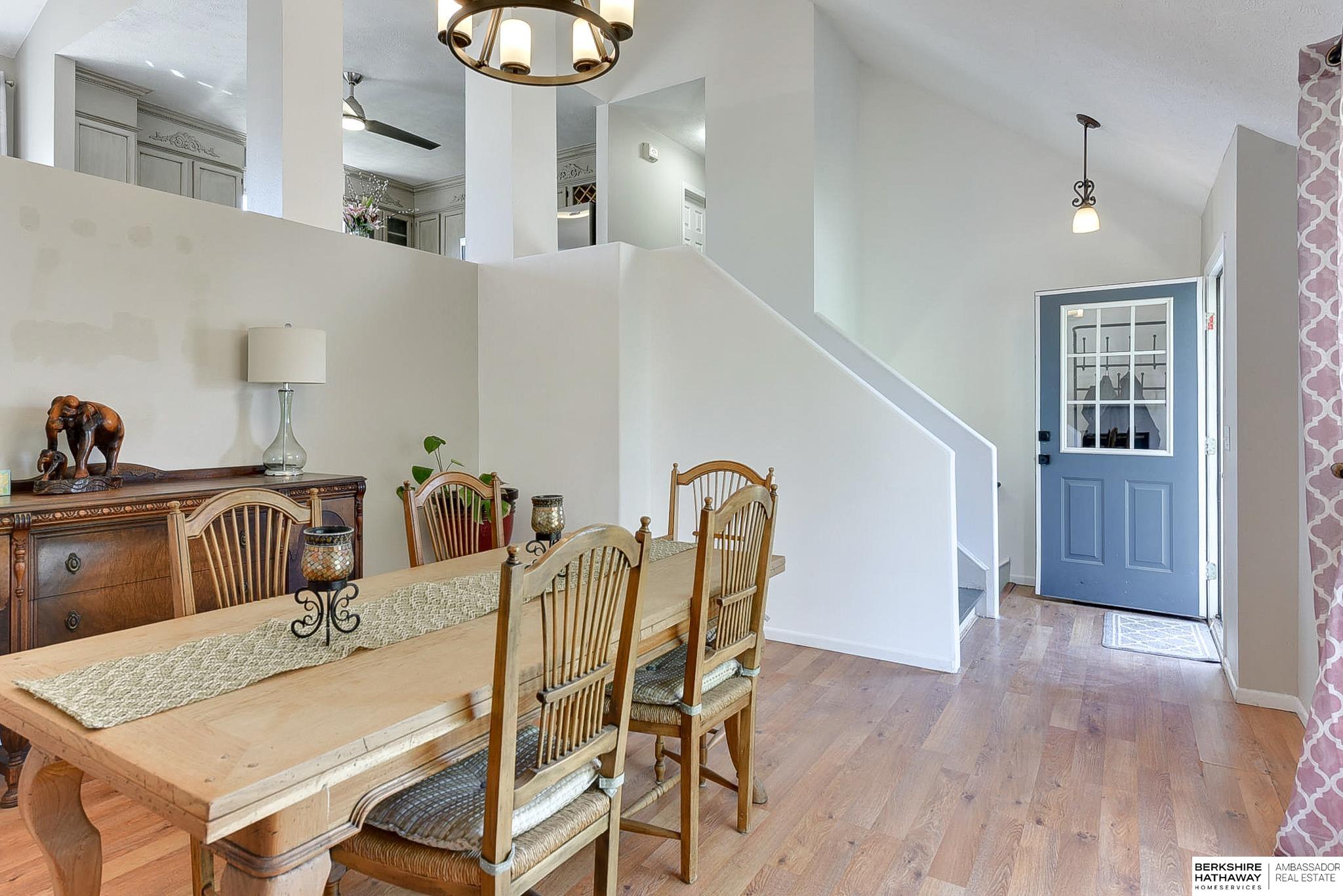 Omaha, Nebraska 68116, United States, 3 Bedrooms Bedrooms, ,2 BathroomsBathrooms,Residential,Pending,108181