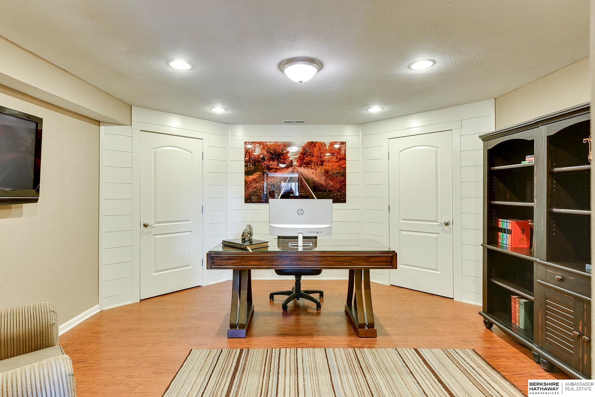 Omaha, Nebraska 68136, United States, 3 Bedrooms Bedrooms, ,3 BathroomsBathrooms,Residential,Pending,88597