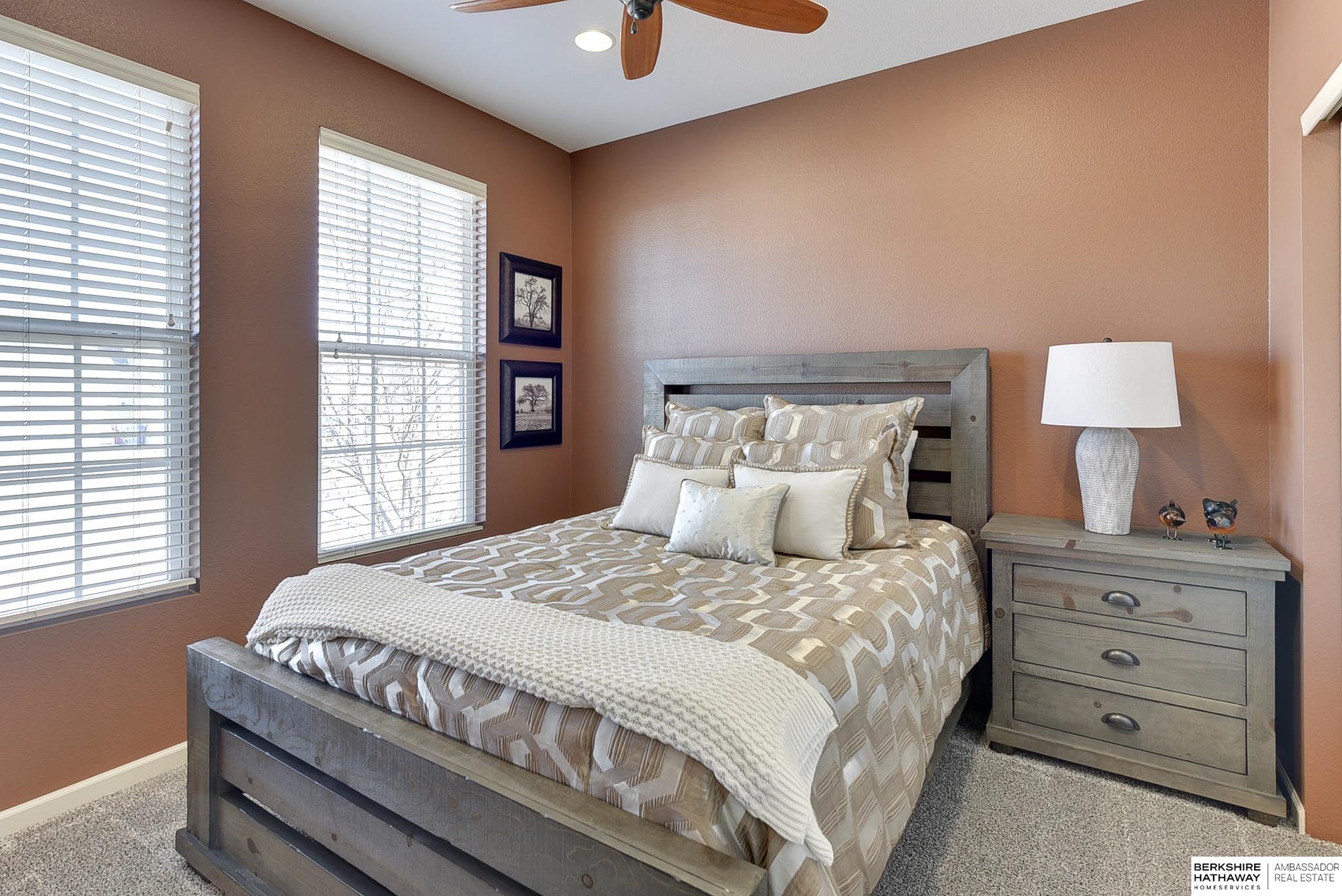 Omaha, Nebraska 68136, United States, 3 Bedrooms Bedrooms, ,3 BathroomsBathrooms,Residential,Pending,88597