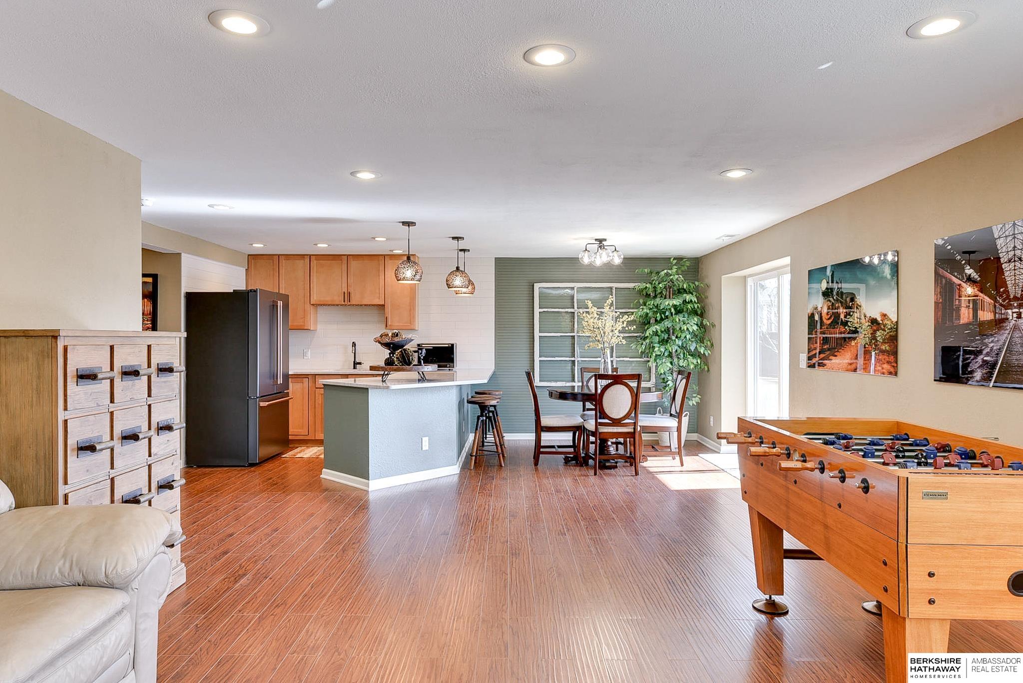 Omaha, Nebraska 68136, United States, 3 Bedrooms Bedrooms, ,3 BathroomsBathrooms,Residential,Pending,88597