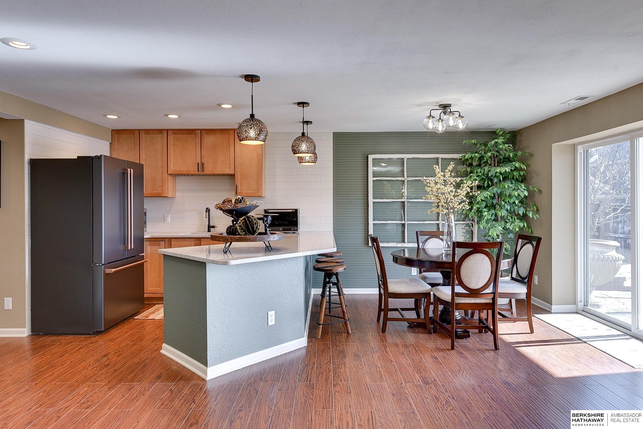 Omaha, Nebraska 68136, United States, 3 Bedrooms Bedrooms, ,3 BathroomsBathrooms,Residential,Pending,88597