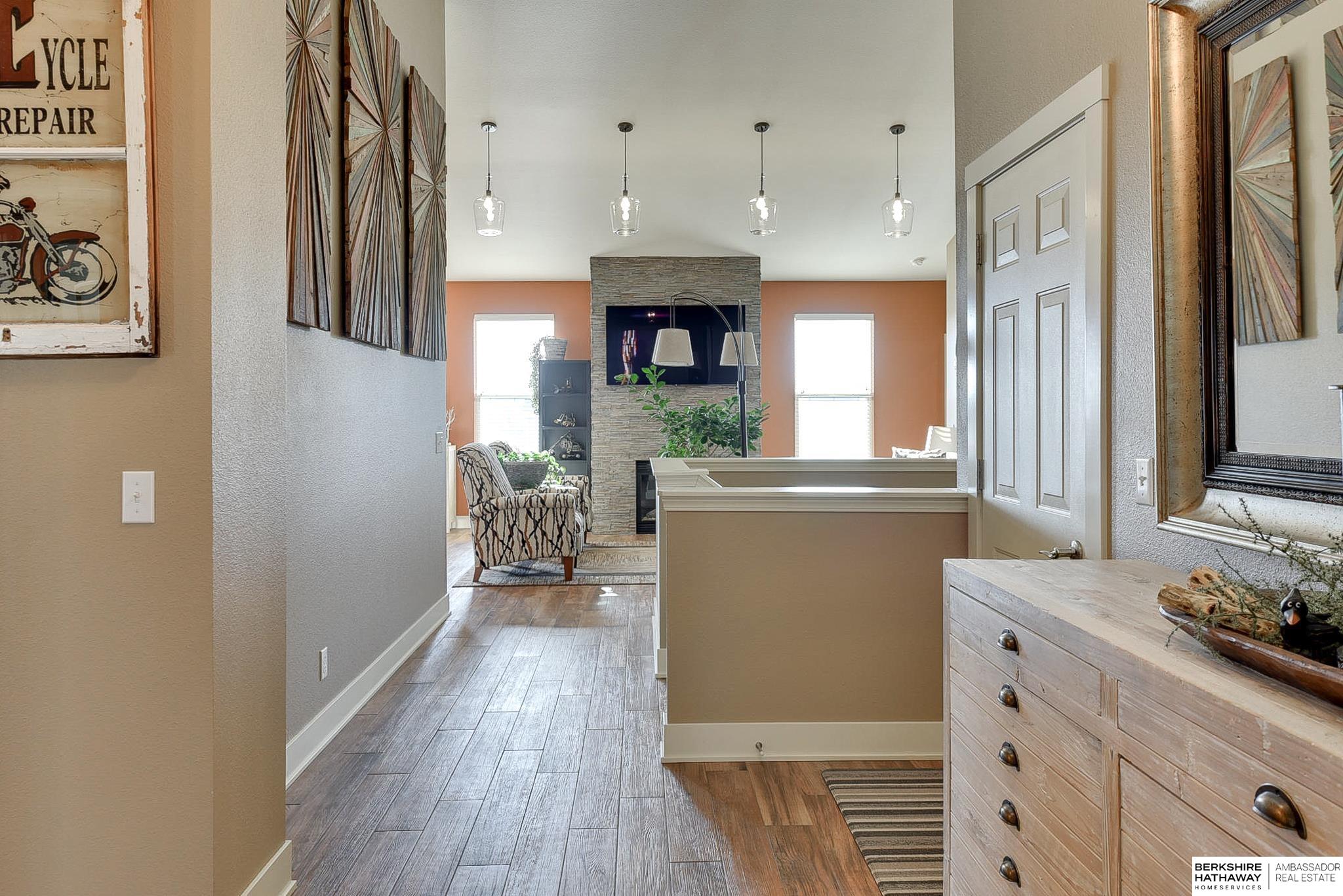 Omaha, Nebraska 68136, United States, 3 Bedrooms Bedrooms, ,3 BathroomsBathrooms,Residential,Pending,88597