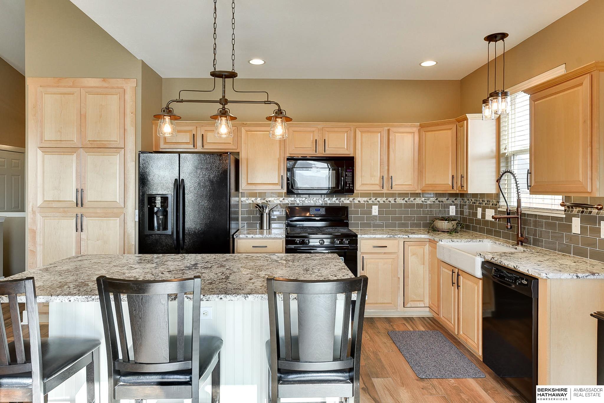 Omaha, Nebraska 68136, United States, 3 Bedrooms Bedrooms, ,3 BathroomsBathrooms,Residential,Pending,88597