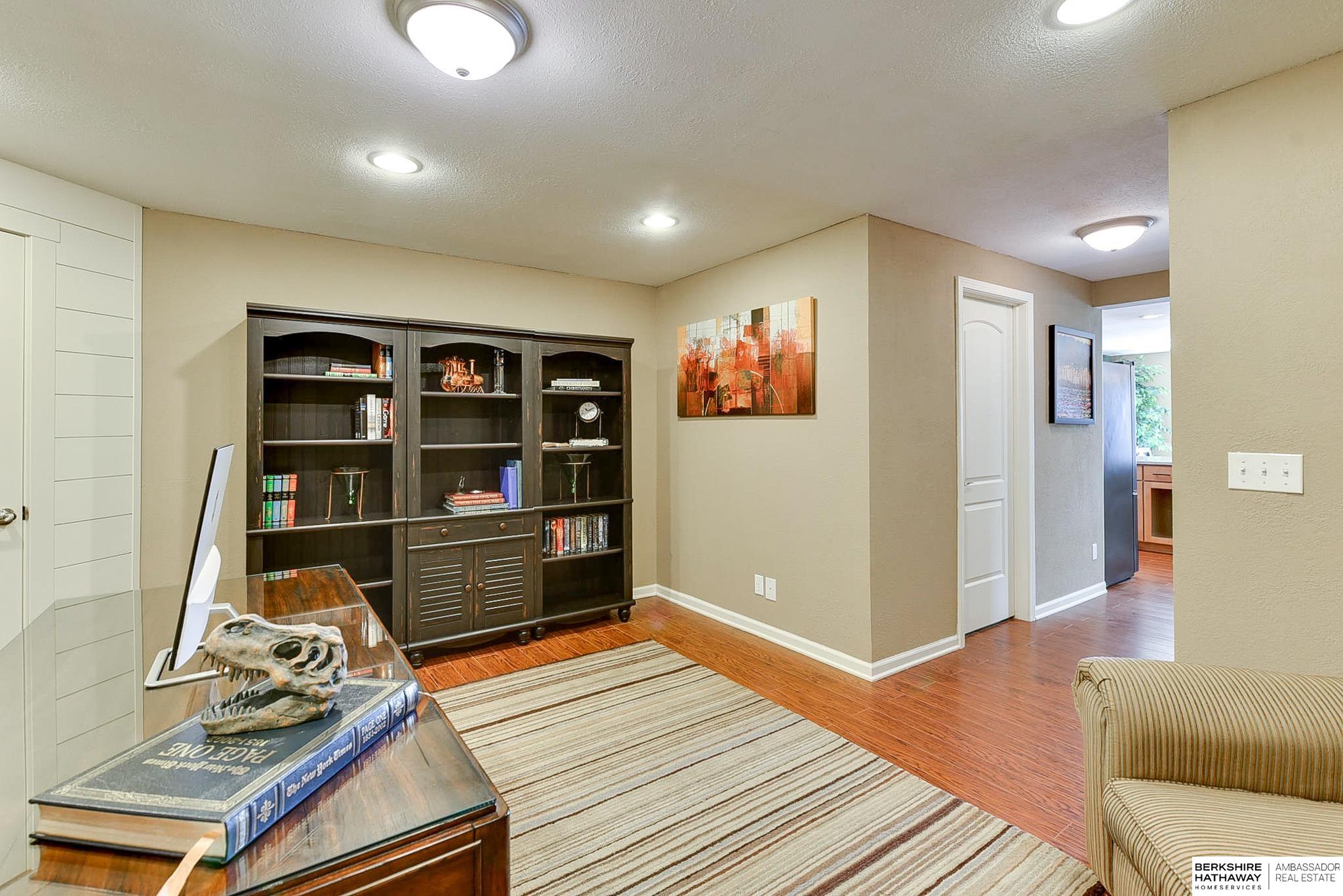 Omaha, Nebraska 68136, United States, 3 Bedrooms Bedrooms, ,3 BathroomsBathrooms,Residential,Pending,88597