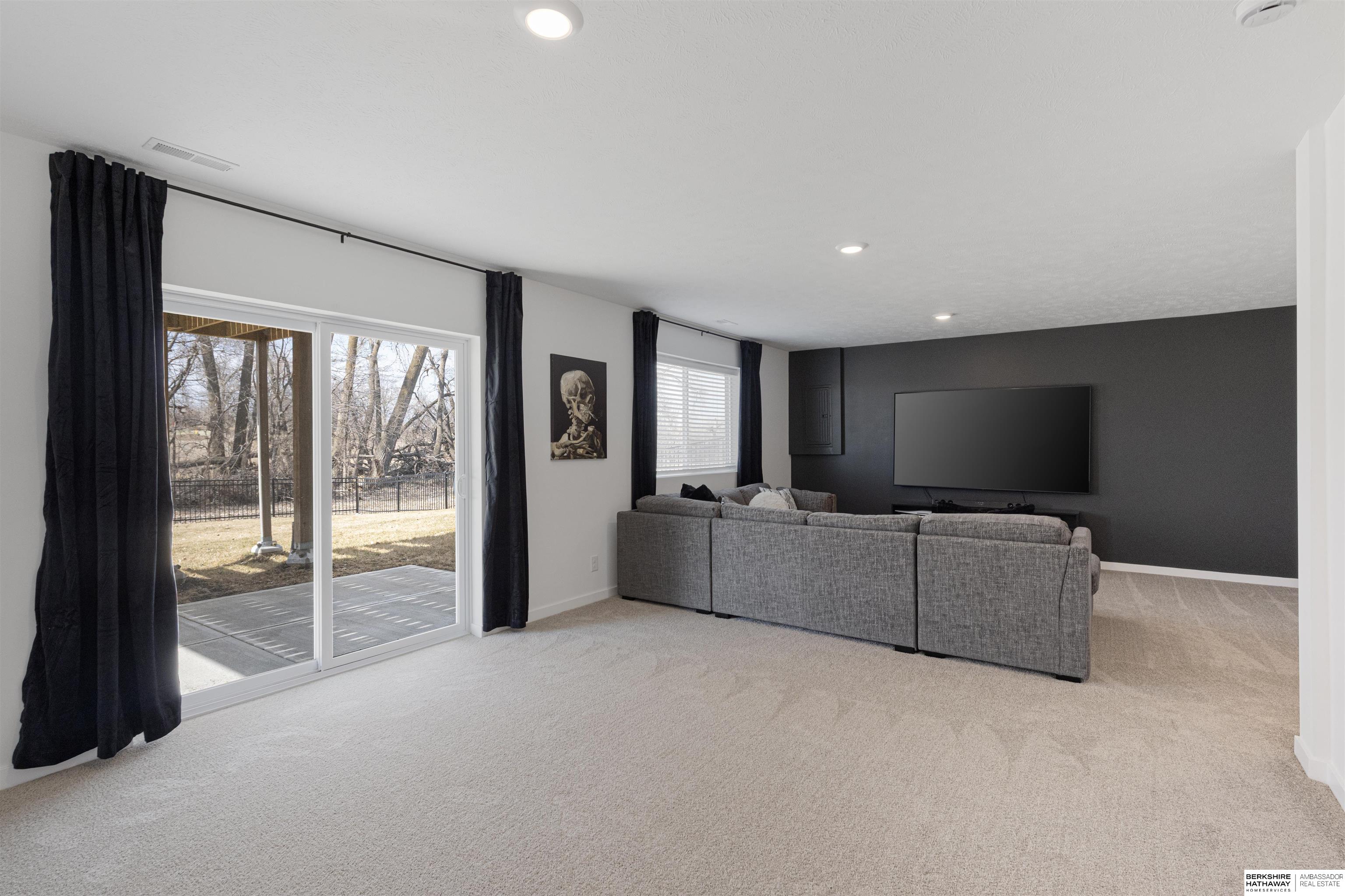 Elkhorn, Nebraska 68022, United States, 5 Bedrooms Bedrooms, ,4 BathroomsBathrooms,Residential,Active,88602