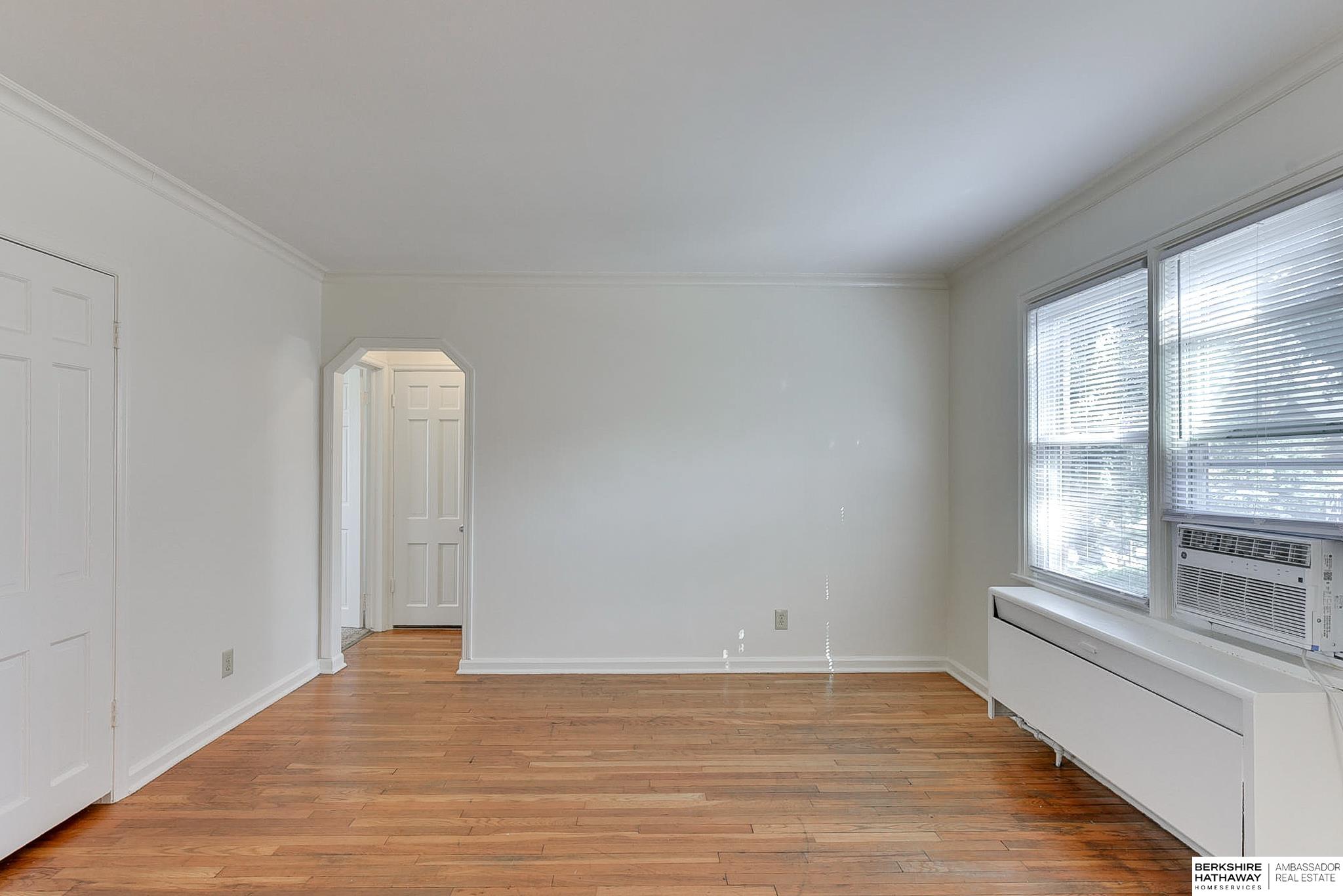 Omaha, Nebraska 68131, United States, 2 Bedrooms Bedrooms, ,2 BathroomsBathrooms,Residential,Active,92202