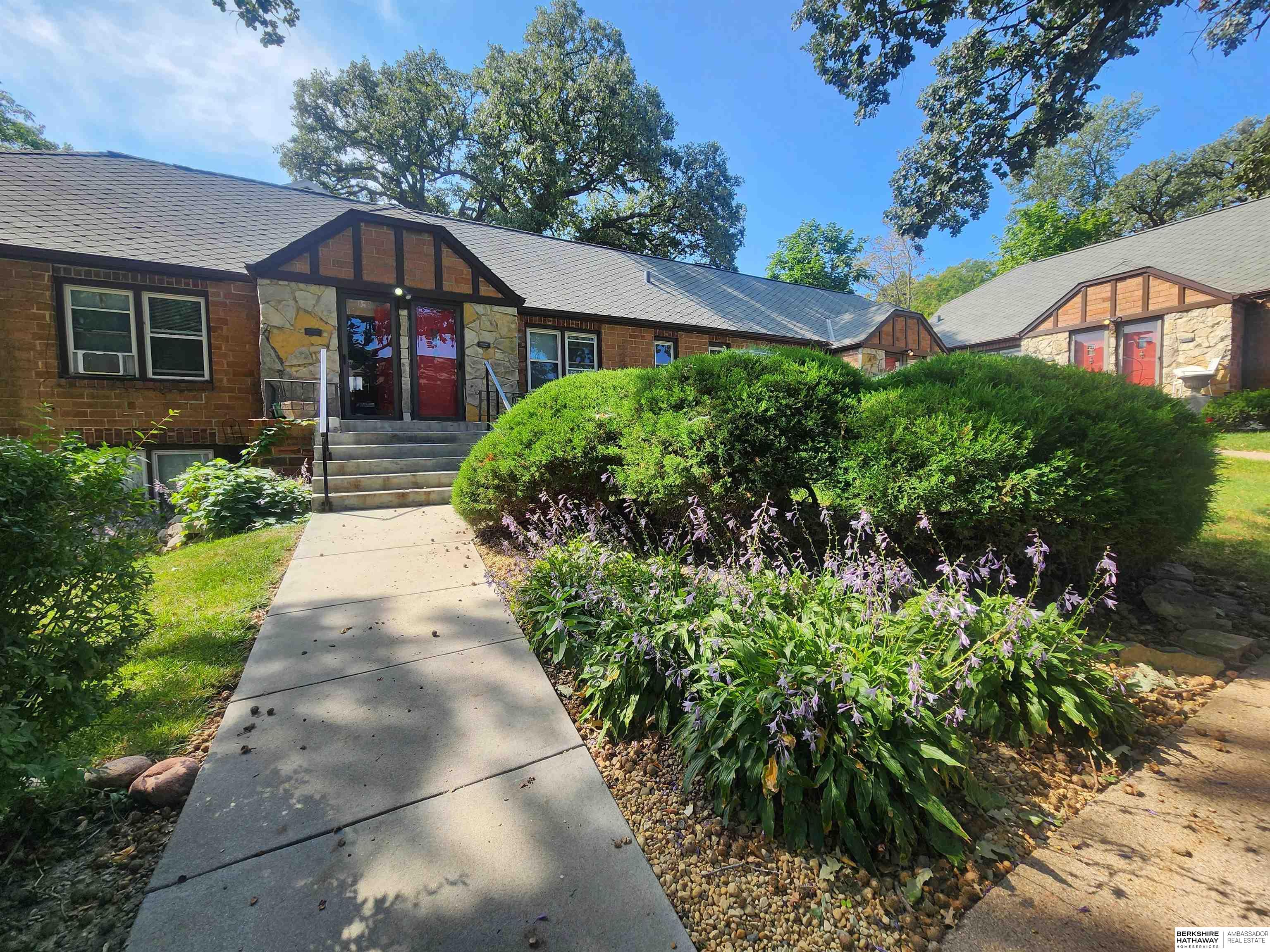 Omaha, Nebraska 68131, United States, 2 Bedrooms Bedrooms, ,2 BathroomsBathrooms,Residential,Active,92202