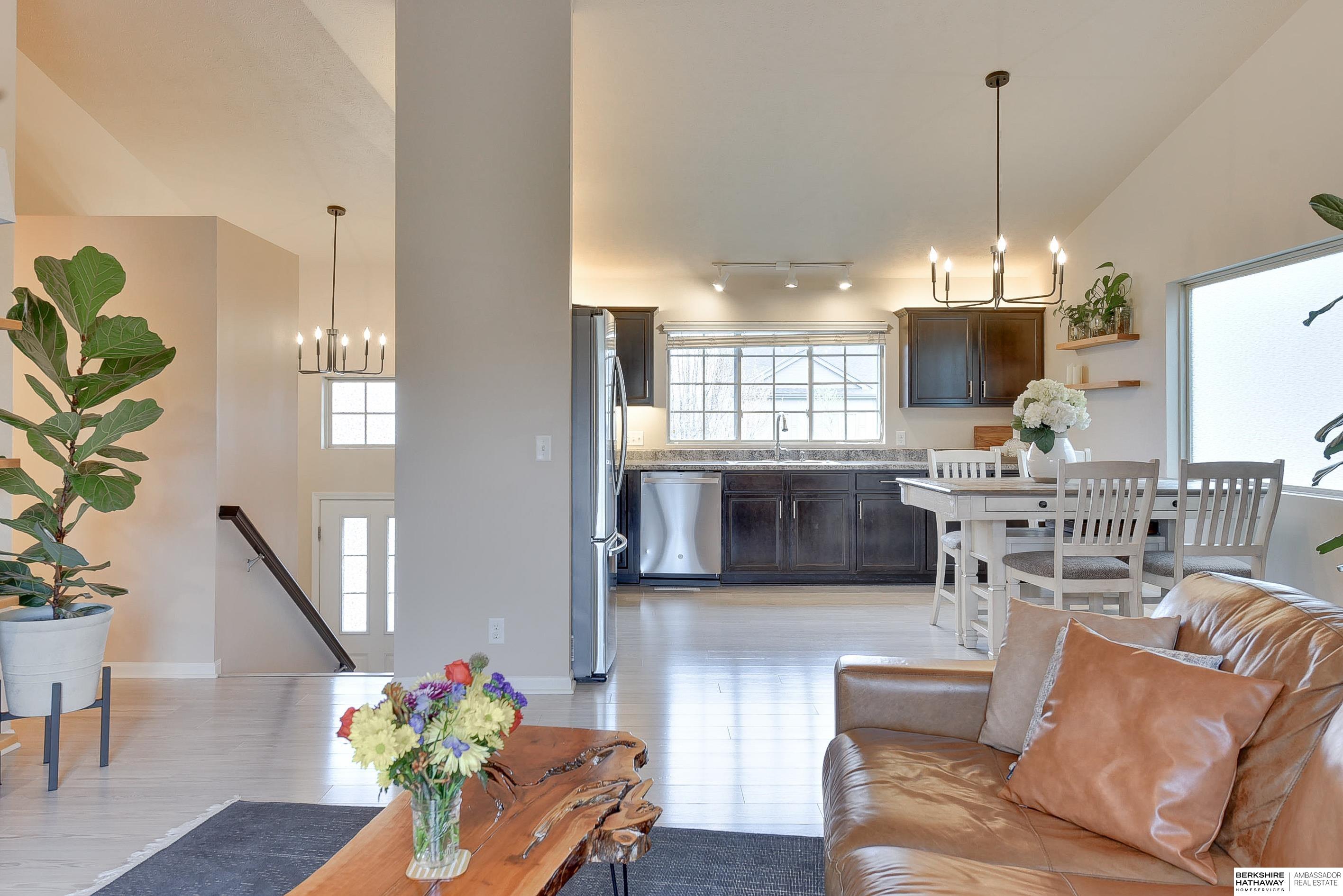 Omaha, Nebraska 68142, United States, 3 Bedrooms Bedrooms, ,3 BathroomsBathrooms,Residential,Pending,102525