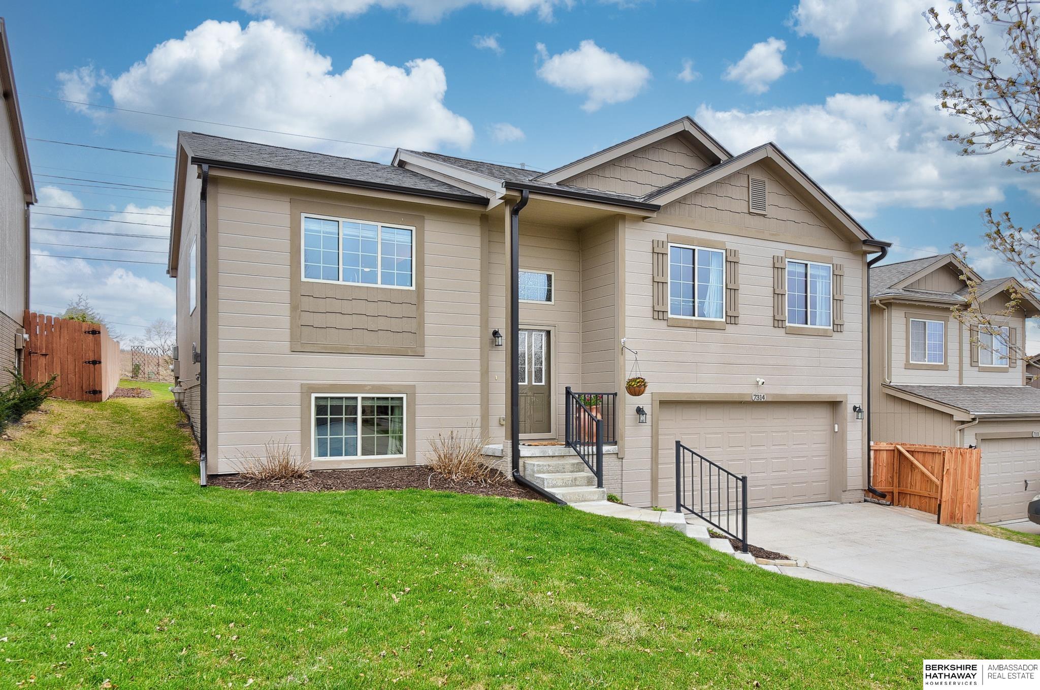 Omaha, Nebraska 68142, United States, 3 Bedrooms Bedrooms, ,3 BathroomsBathrooms,Residential,Pending,102525