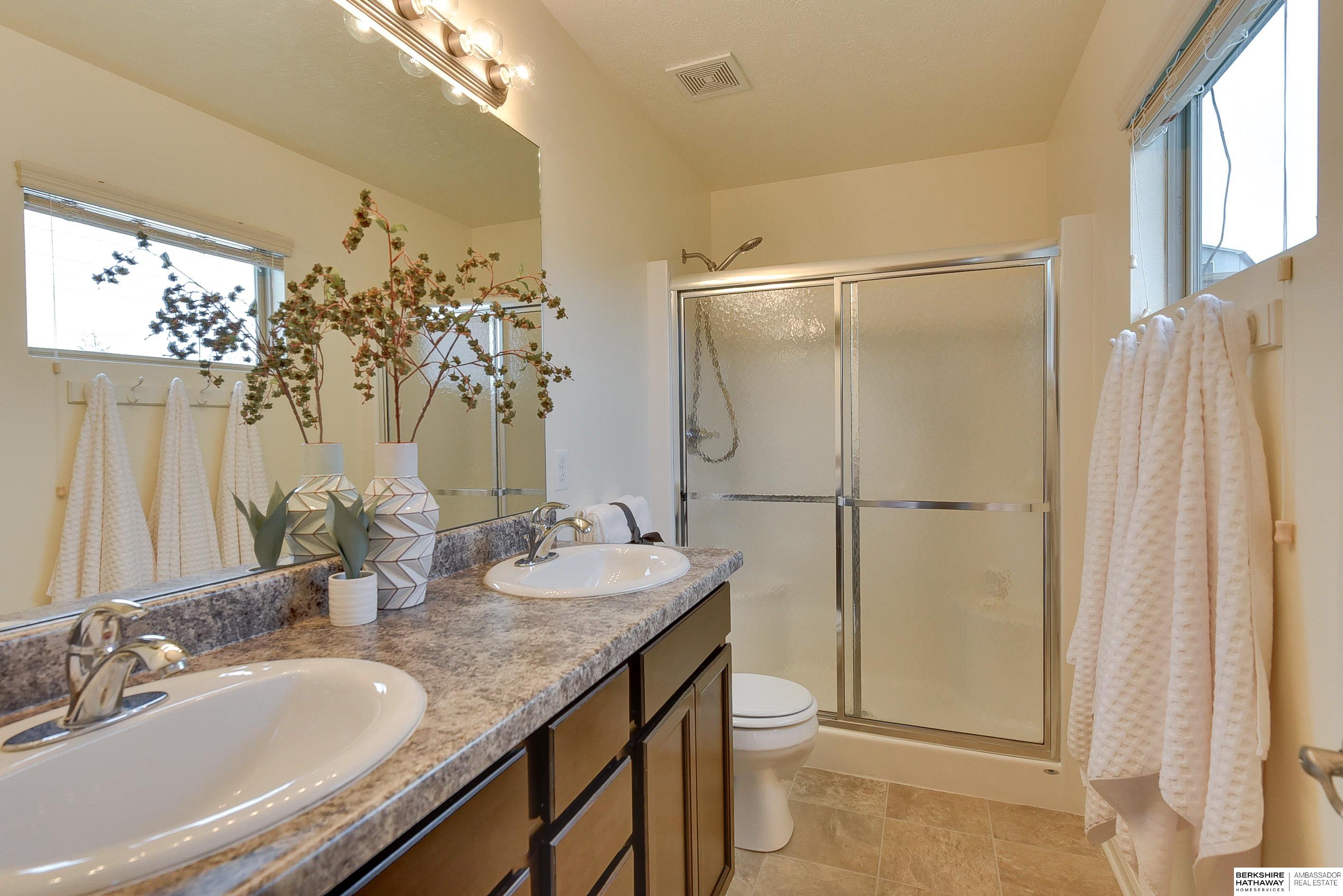 Omaha, Nebraska 68142, United States, 3 Bedrooms Bedrooms, ,3 BathroomsBathrooms,Residential,Pending,102525