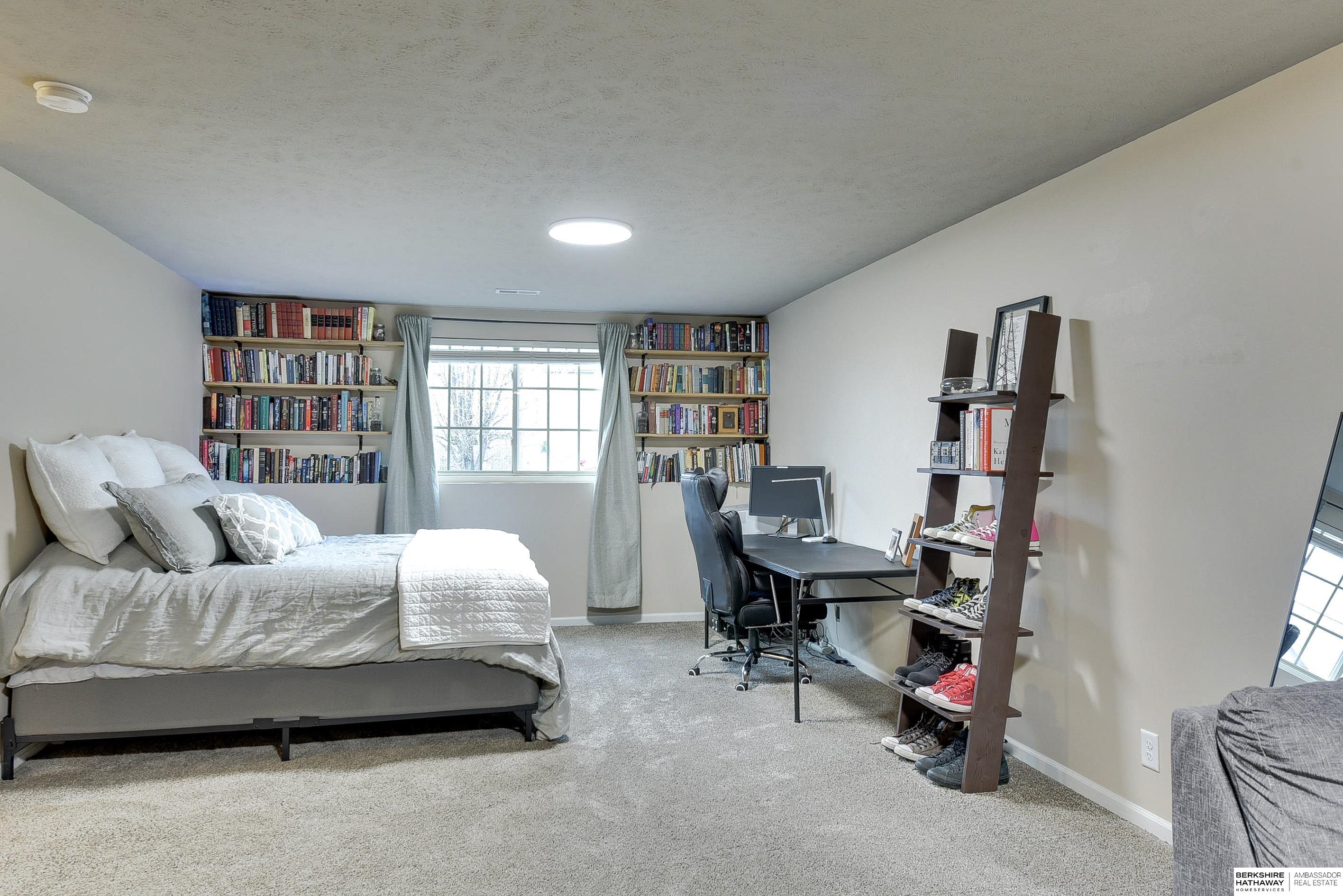 Omaha, Nebraska 68142, United States, 3 Bedrooms Bedrooms, ,3 BathroomsBathrooms,Residential,Pending,102525