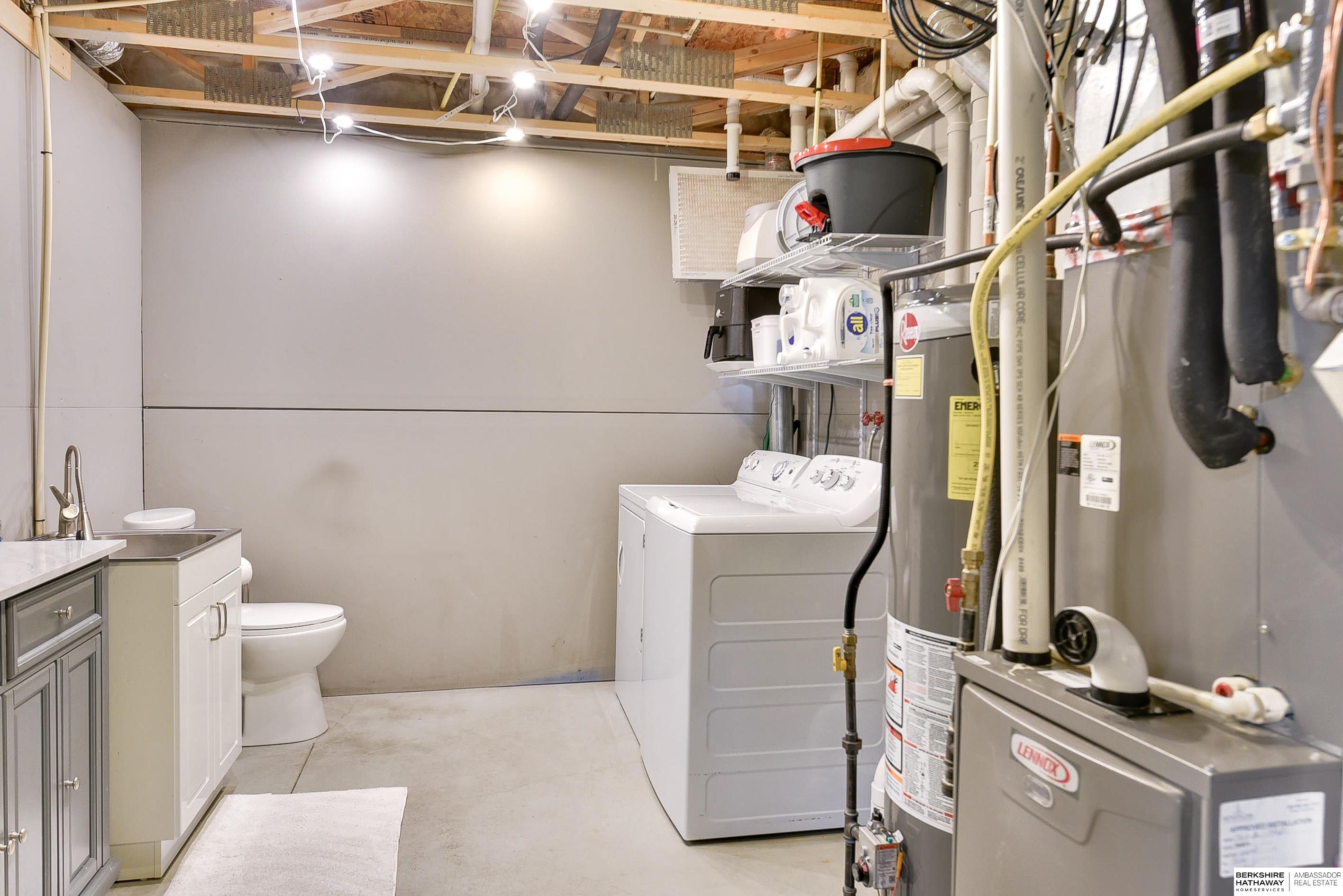 Omaha, Nebraska 68142, United States, 3 Bedrooms Bedrooms, ,3 BathroomsBathrooms,Residential,Pending,102525