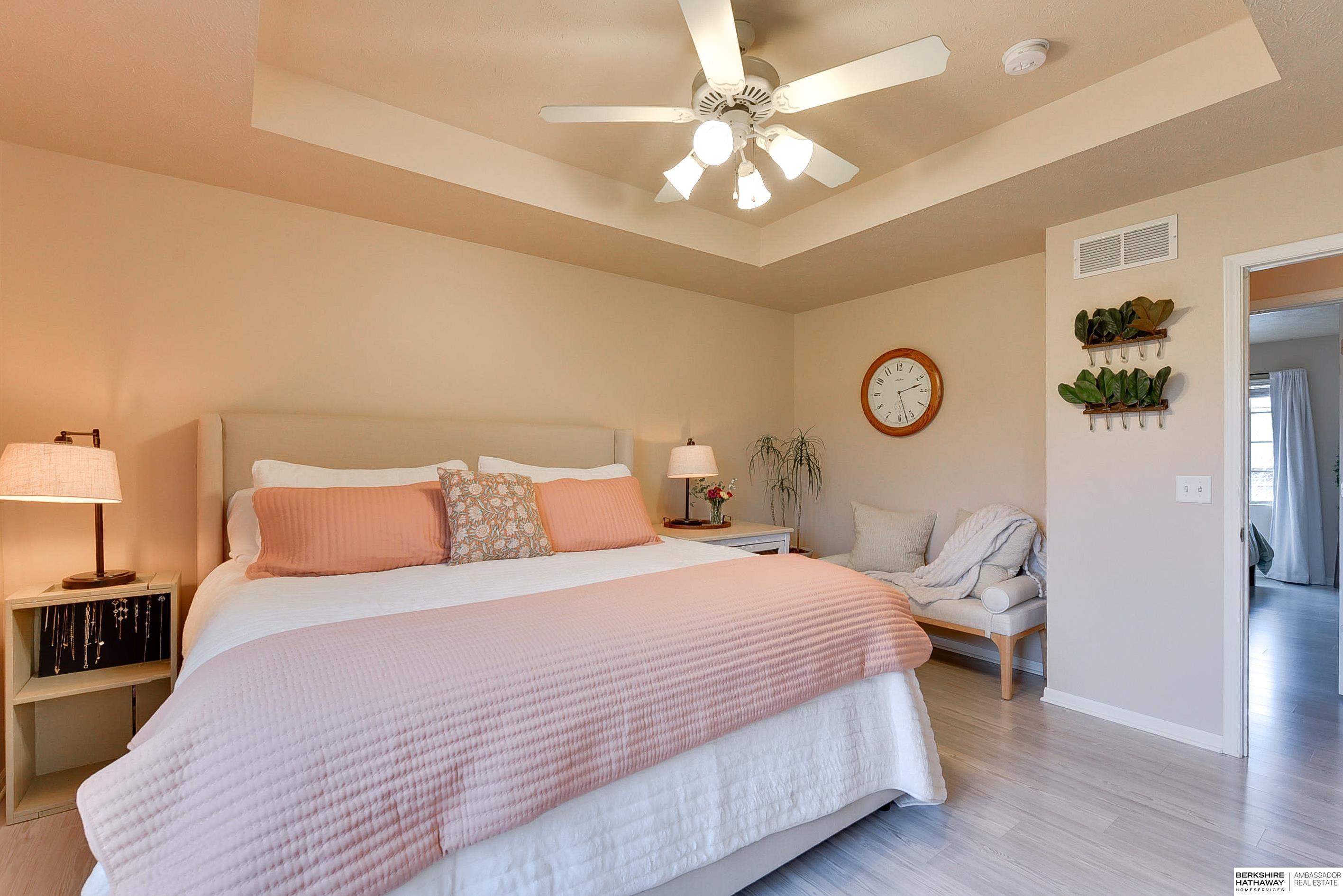 Omaha, Nebraska 68142, United States, 3 Bedrooms Bedrooms, ,3 BathroomsBathrooms,Residential,Pending,102525