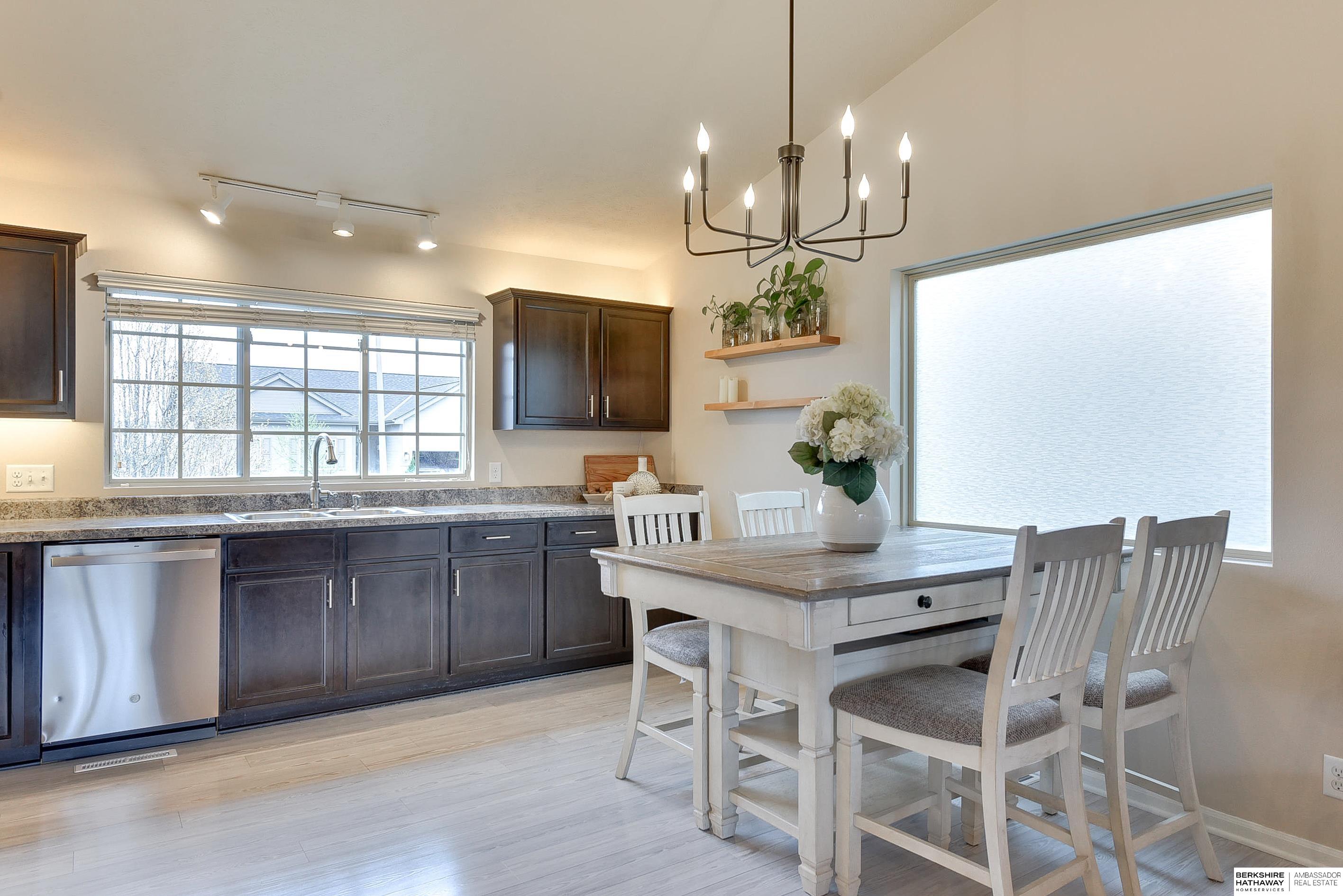 Omaha, Nebraska 68142, United States, 3 Bedrooms Bedrooms, ,3 BathroomsBathrooms,Residential,Pending,102525