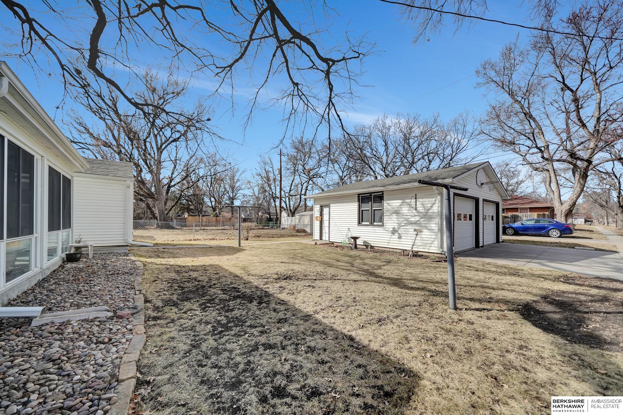 Lincoln, Nebraska 68506, United States, 3 Bedrooms Bedrooms, ,1 BathroomBathrooms,Residential,Pending,108436