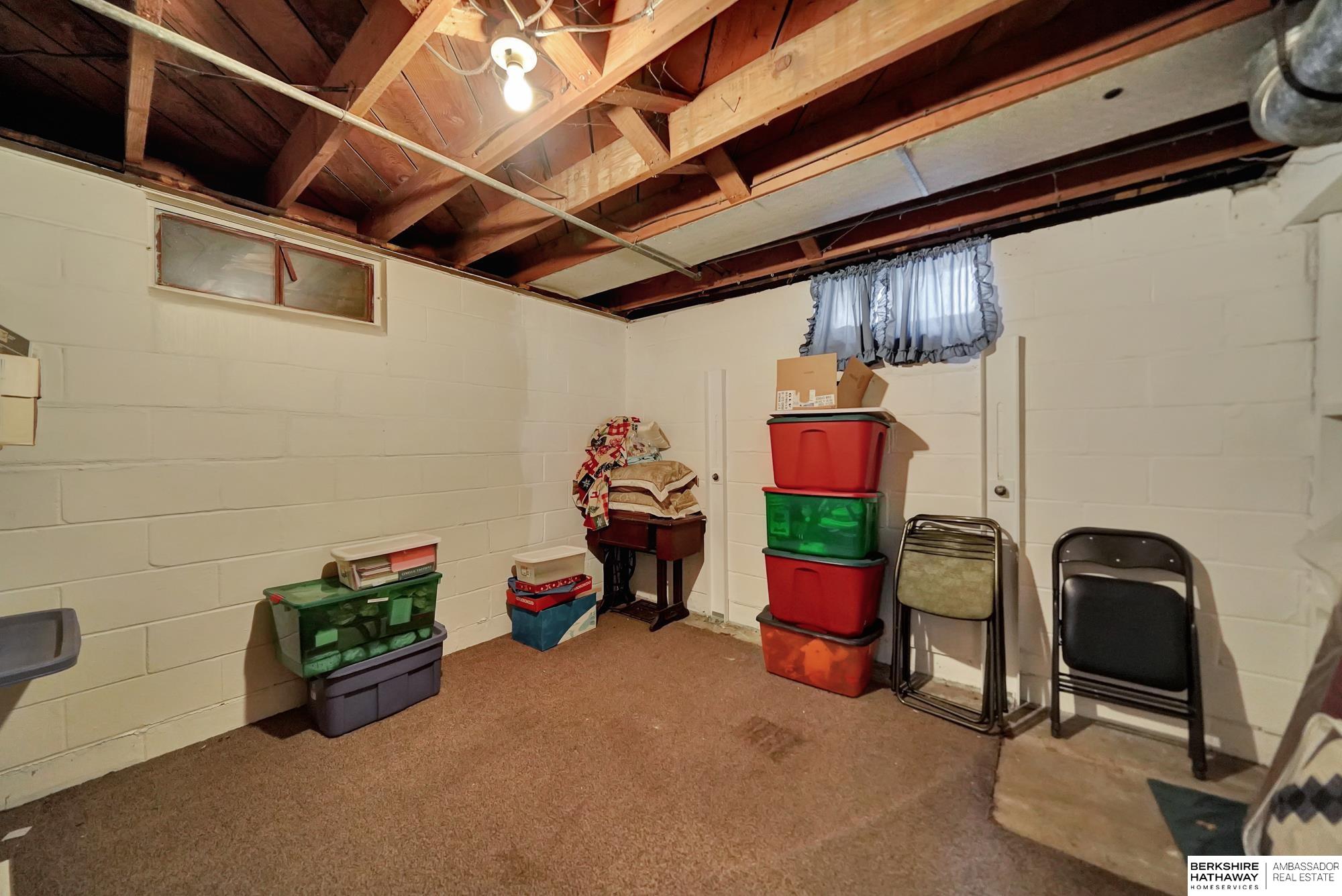 Lincoln, Nebraska 68506, United States, 3 Bedrooms Bedrooms, ,1 BathroomBathrooms,Residential,Pending,108436