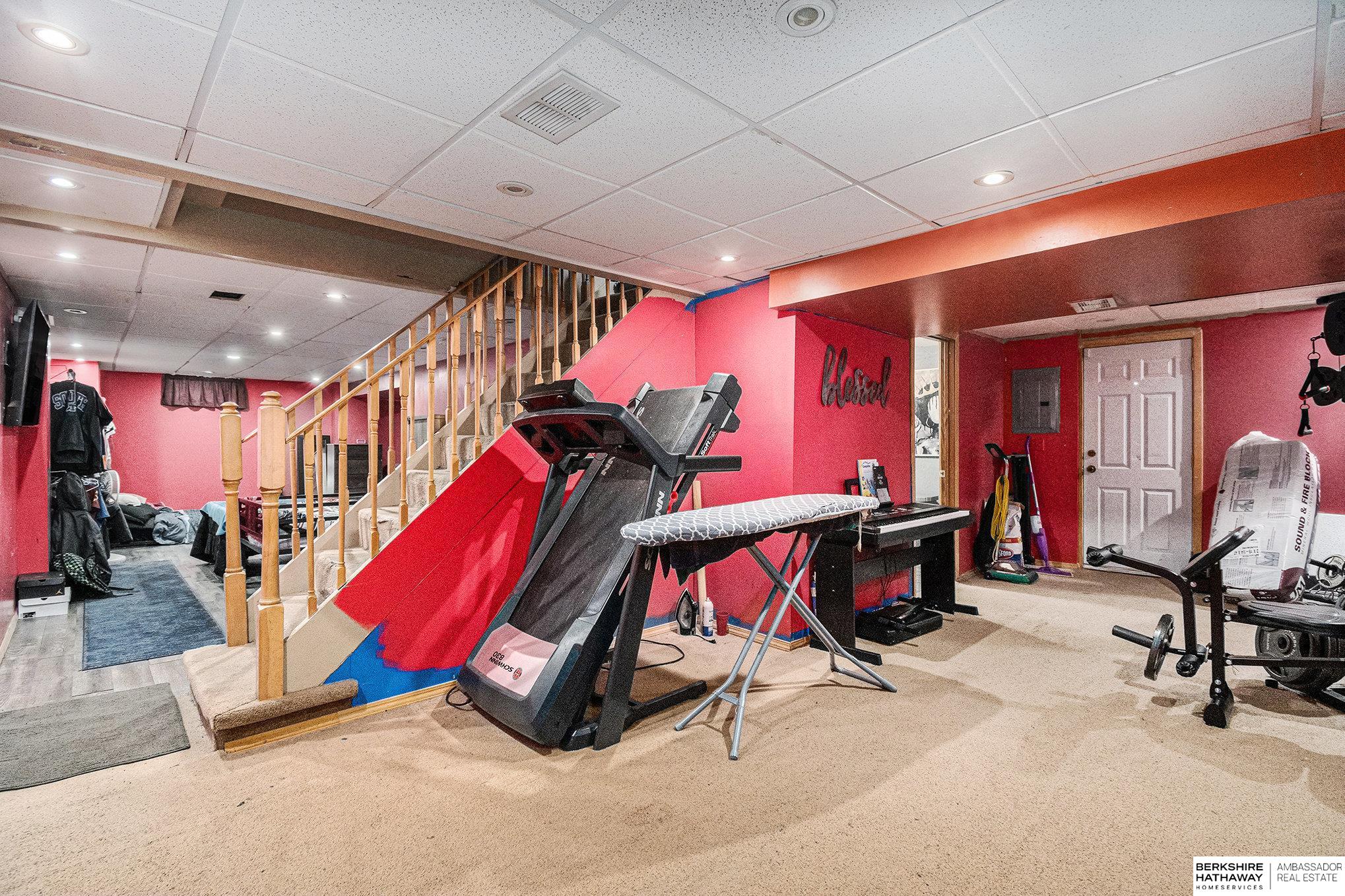 Omaha, Nebraska 68111, United States, 3 Bedrooms Bedrooms, ,2 BathroomsBathrooms,Residential,Pending,34626