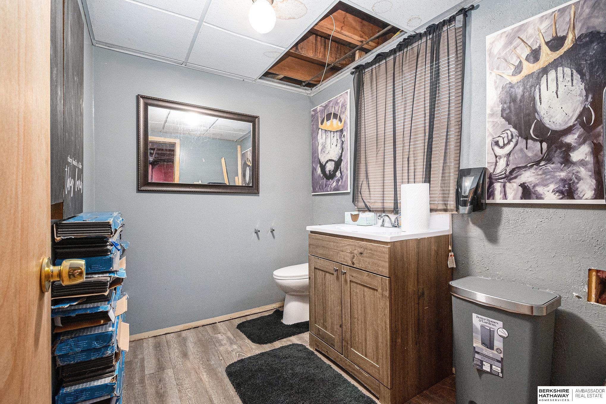 Omaha, Nebraska 68111, United States, 3 Bedrooms Bedrooms, ,2 BathroomsBathrooms,Residential,Pending,34626