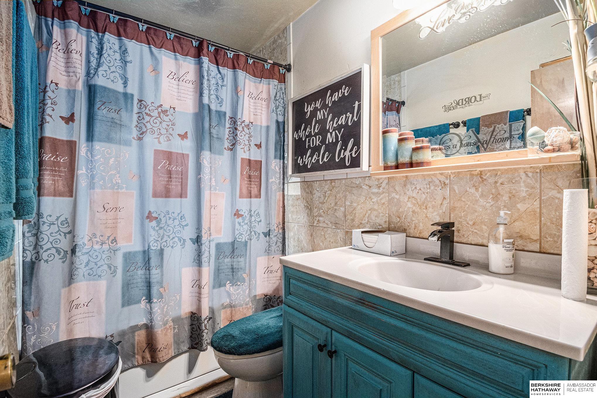 Omaha, Nebraska 68111, United States, 3 Bedrooms Bedrooms, ,2 BathroomsBathrooms,Residential,Pending,34626