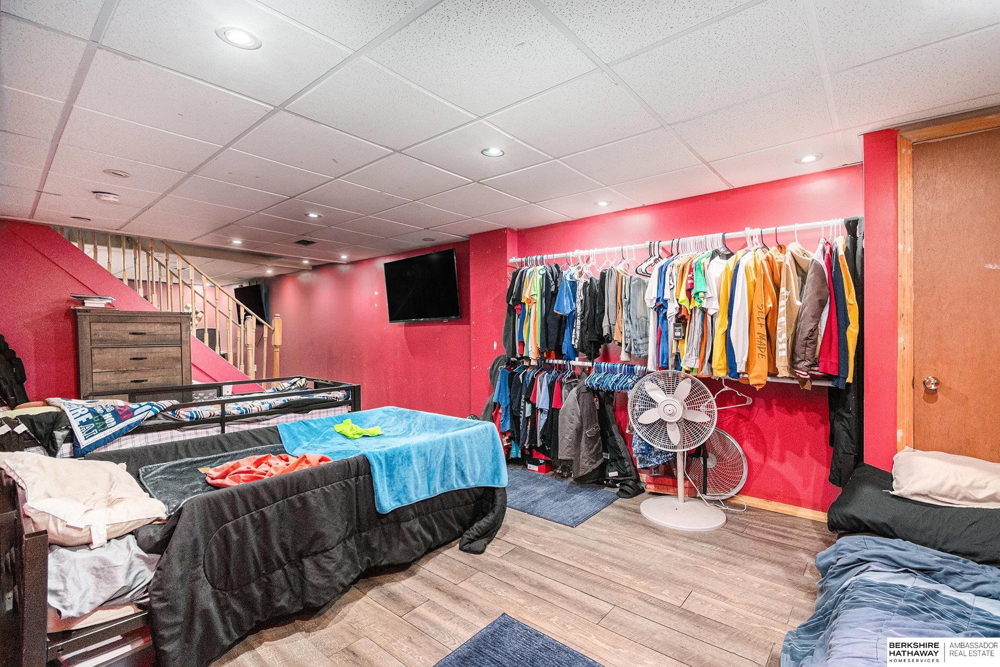 Omaha, Nebraska 68111, United States, 3 Bedrooms Bedrooms, ,2 BathroomsBathrooms,Residential,Pending,34626