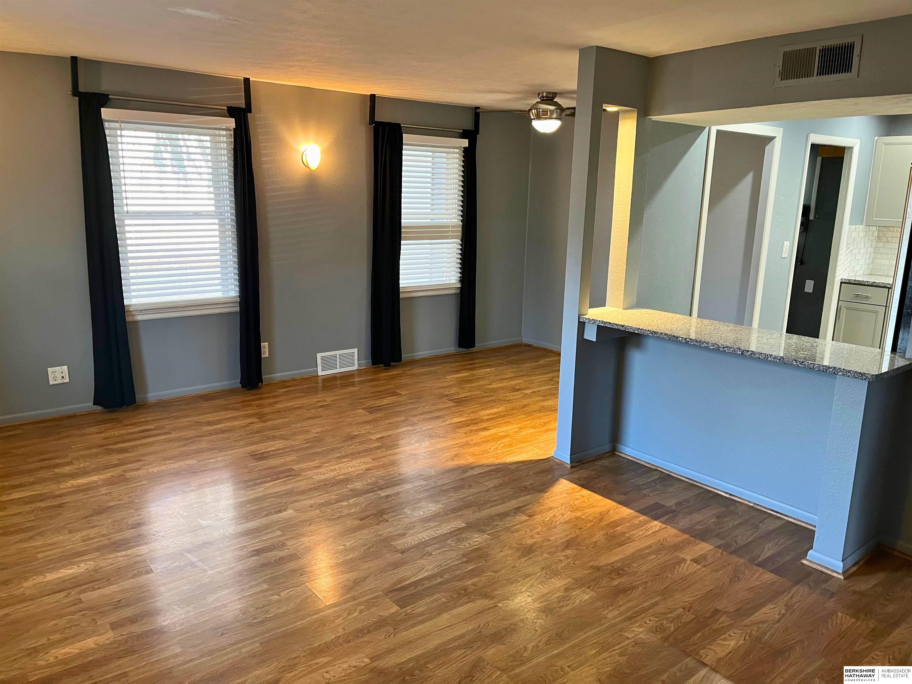 Lincoln, Nebraska 68510, United States, 2 Bedrooms Bedrooms, ,1 BathroomBathrooms,Residential,Active,78546