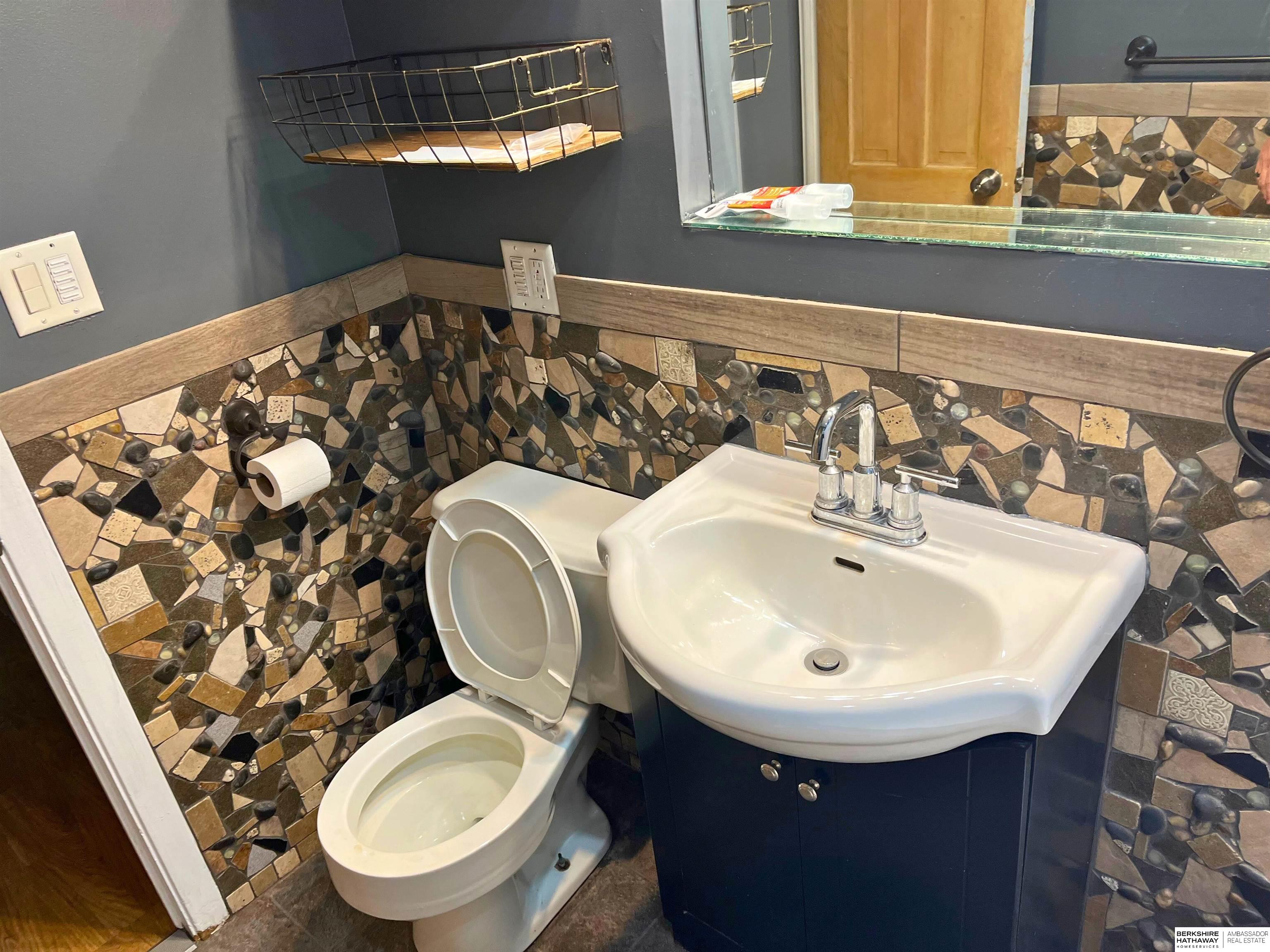 Lincoln, Nebraska 68510, United States, 2 Bedrooms Bedrooms, ,1 BathroomBathrooms,Residential,Active,78546