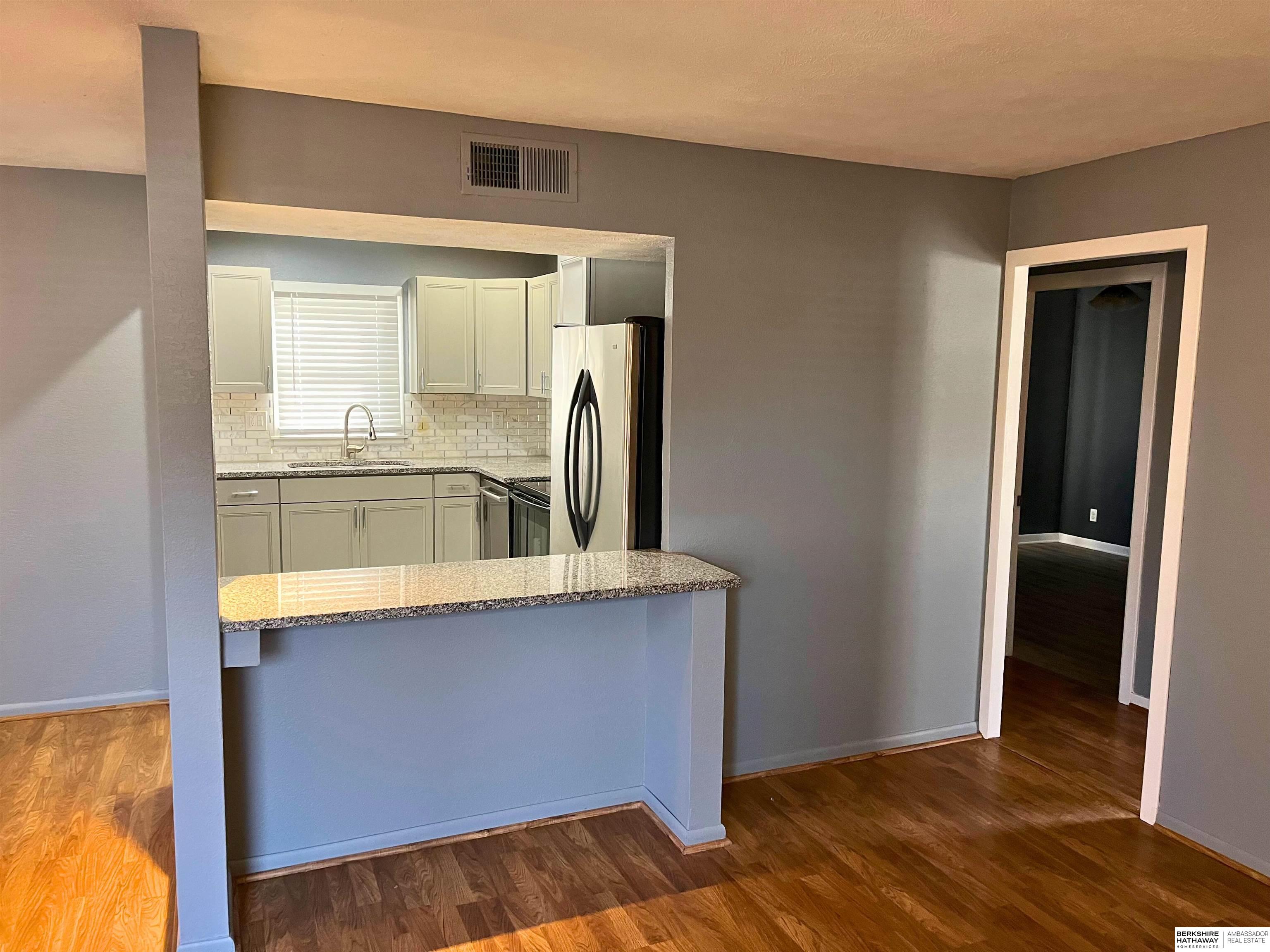 Lincoln, Nebraska 68510, United States, 2 Bedrooms Bedrooms, ,1 BathroomBathrooms,Residential,Active,78546