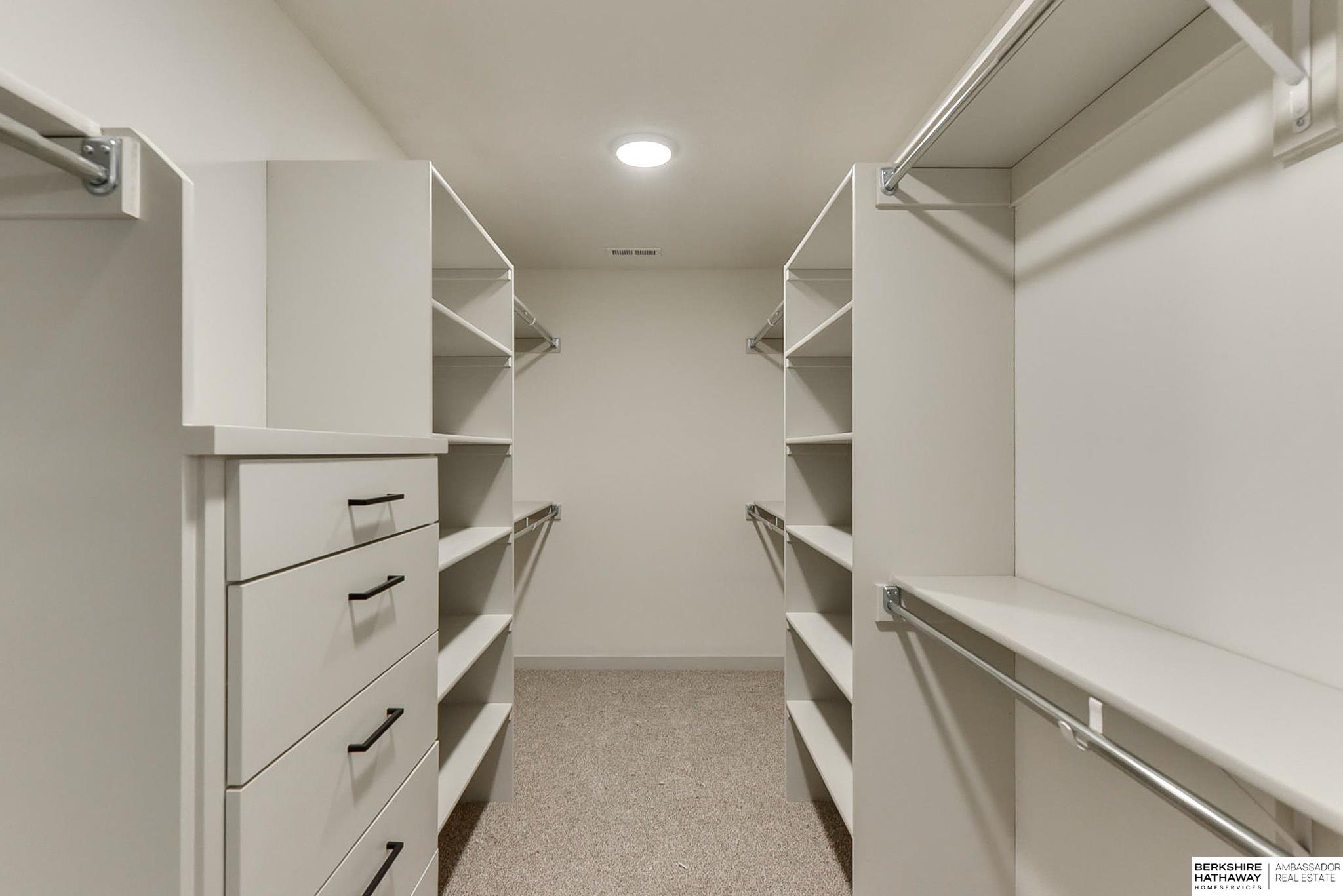 Papillion, Nebraska 68046, United States, 4 Bedrooms Bedrooms, ,4 BathroomsBathrooms,Residential,Active,36364