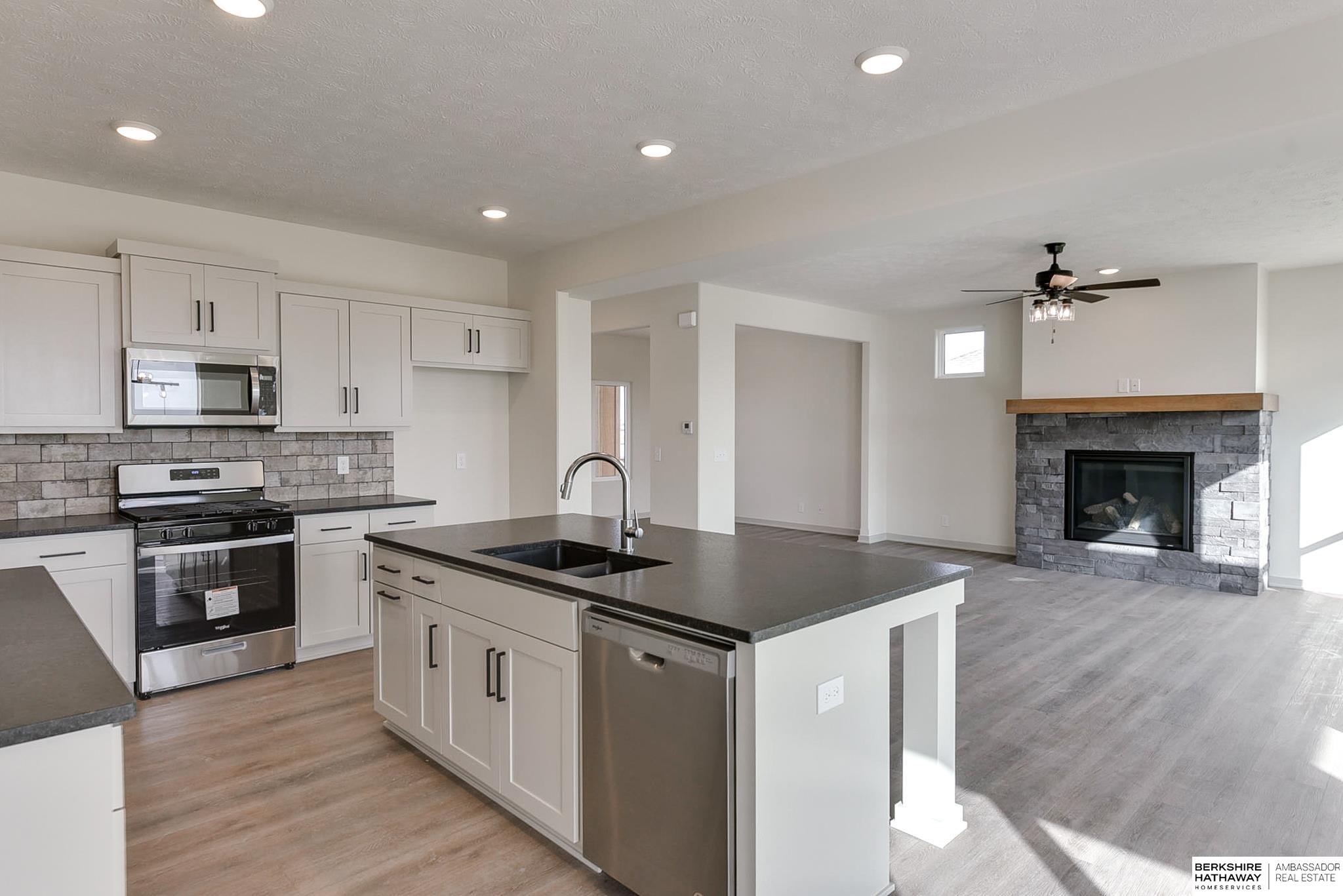 Papillion, Nebraska 68046, United States, 4 Bedrooms Bedrooms, ,4 BathroomsBathrooms,Residential,Active,36364