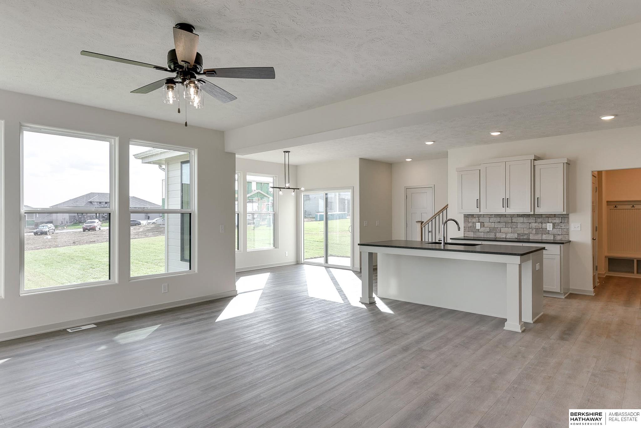 Papillion, Nebraska 68046, United States, 4 Bedrooms Bedrooms, ,4 BathroomsBathrooms,Residential,Active,36364